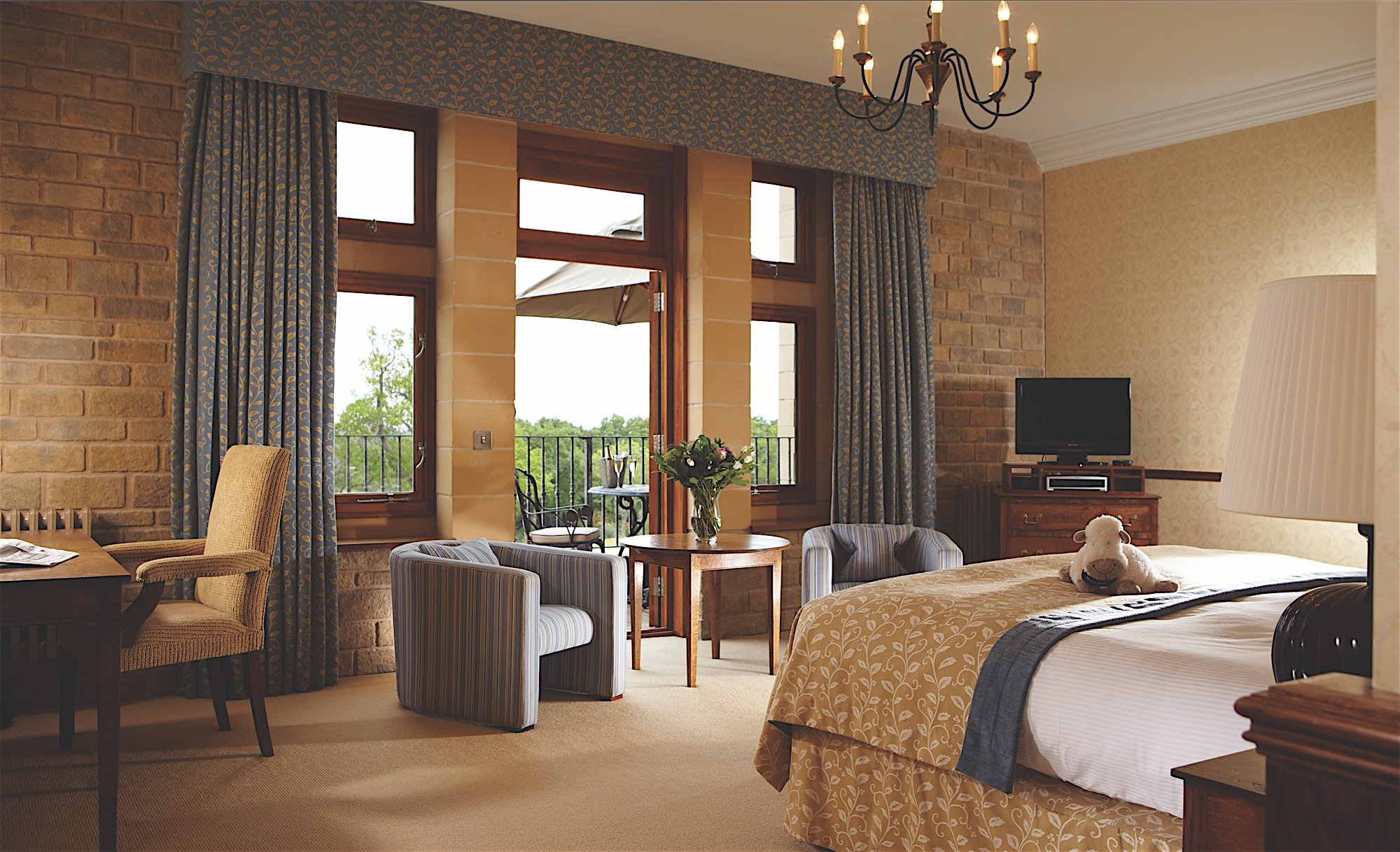 South Lodge by null