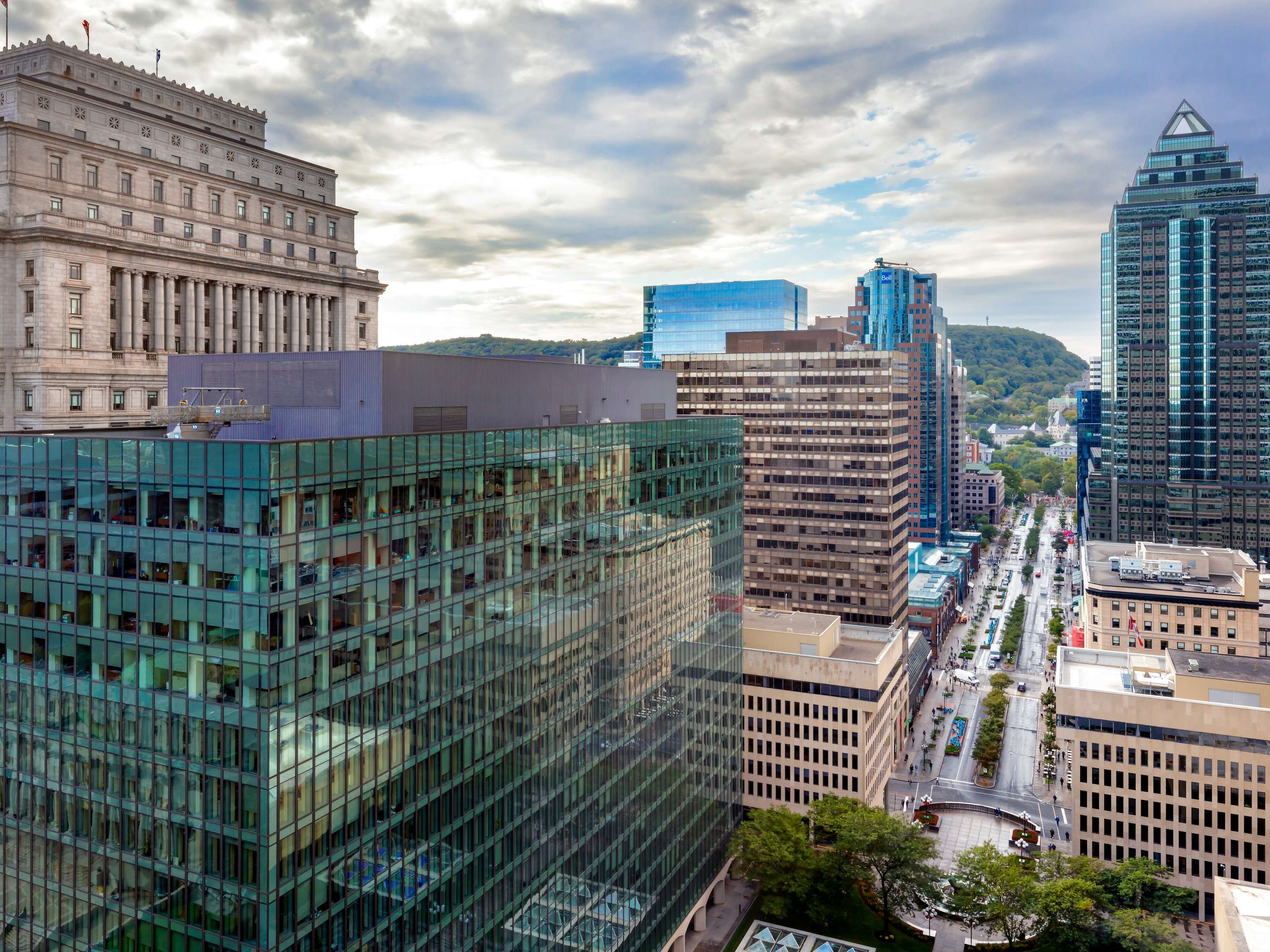 Fairmont The Queen Elizabeth by Google