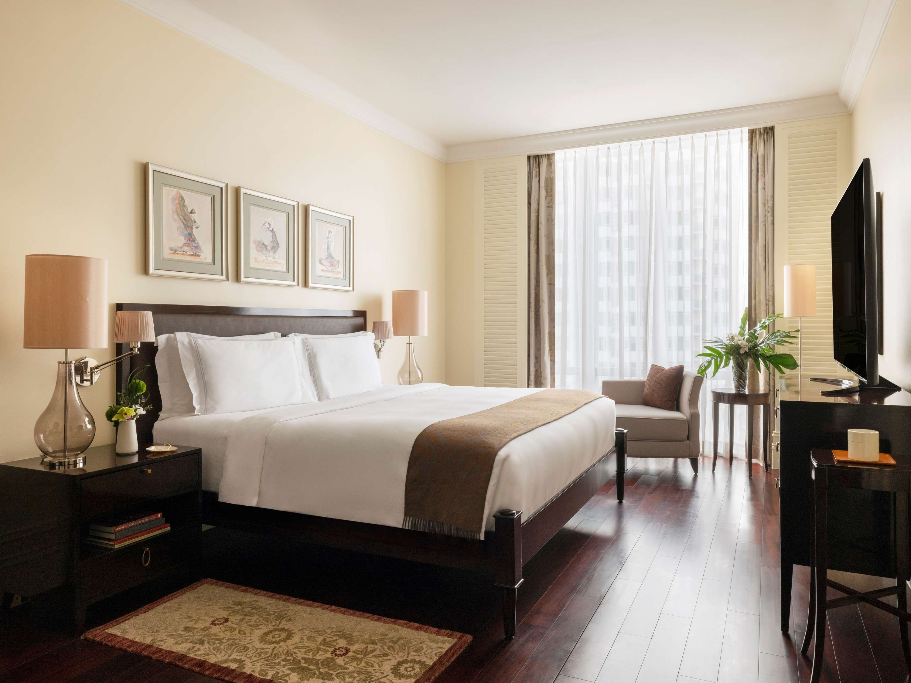 Raffles Makati by null