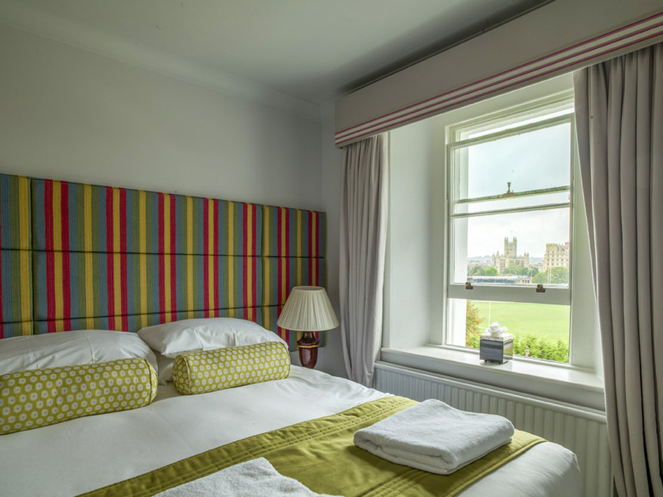 The Bird, Bath by null