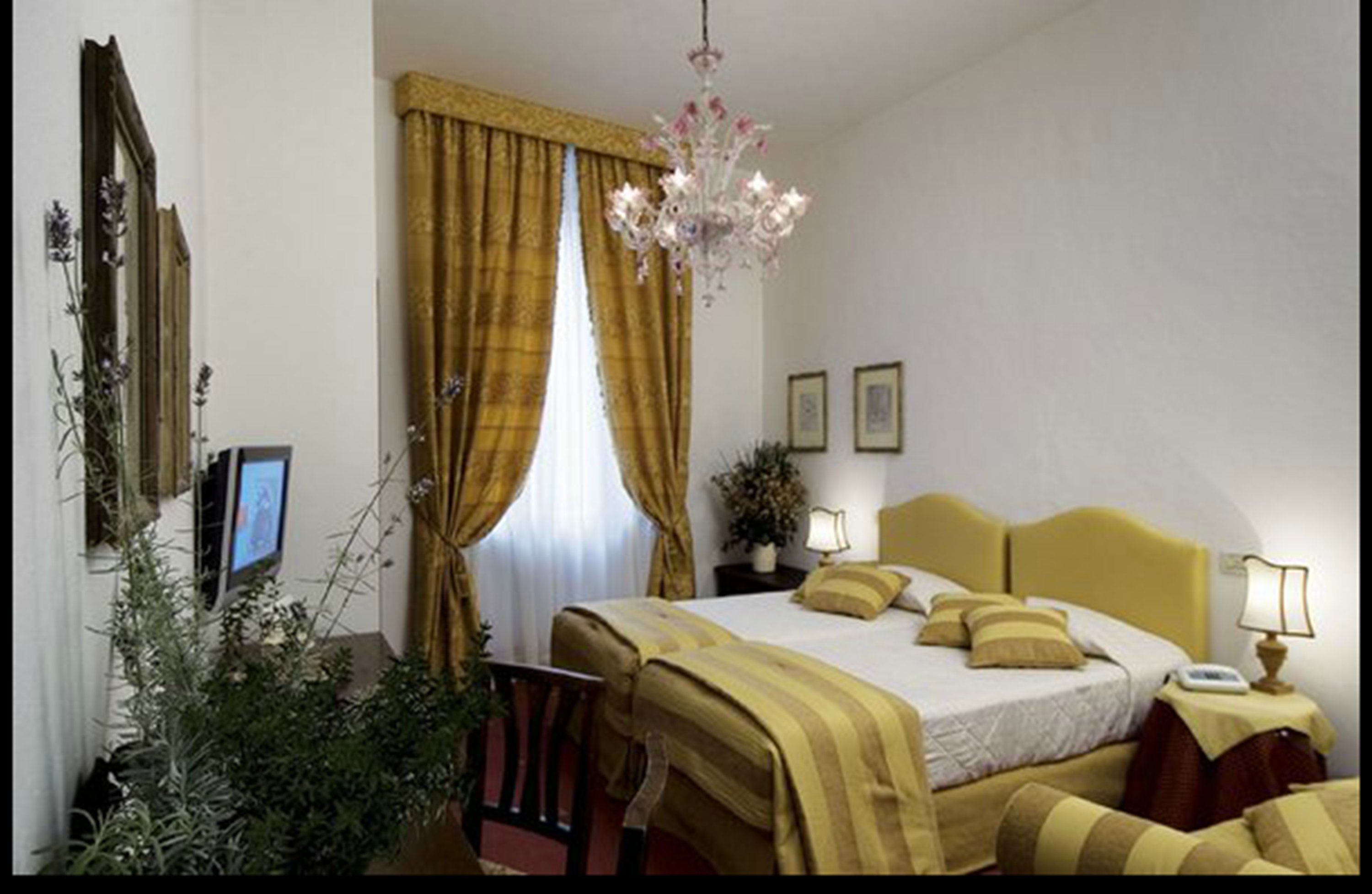 Hotel Columbia by null