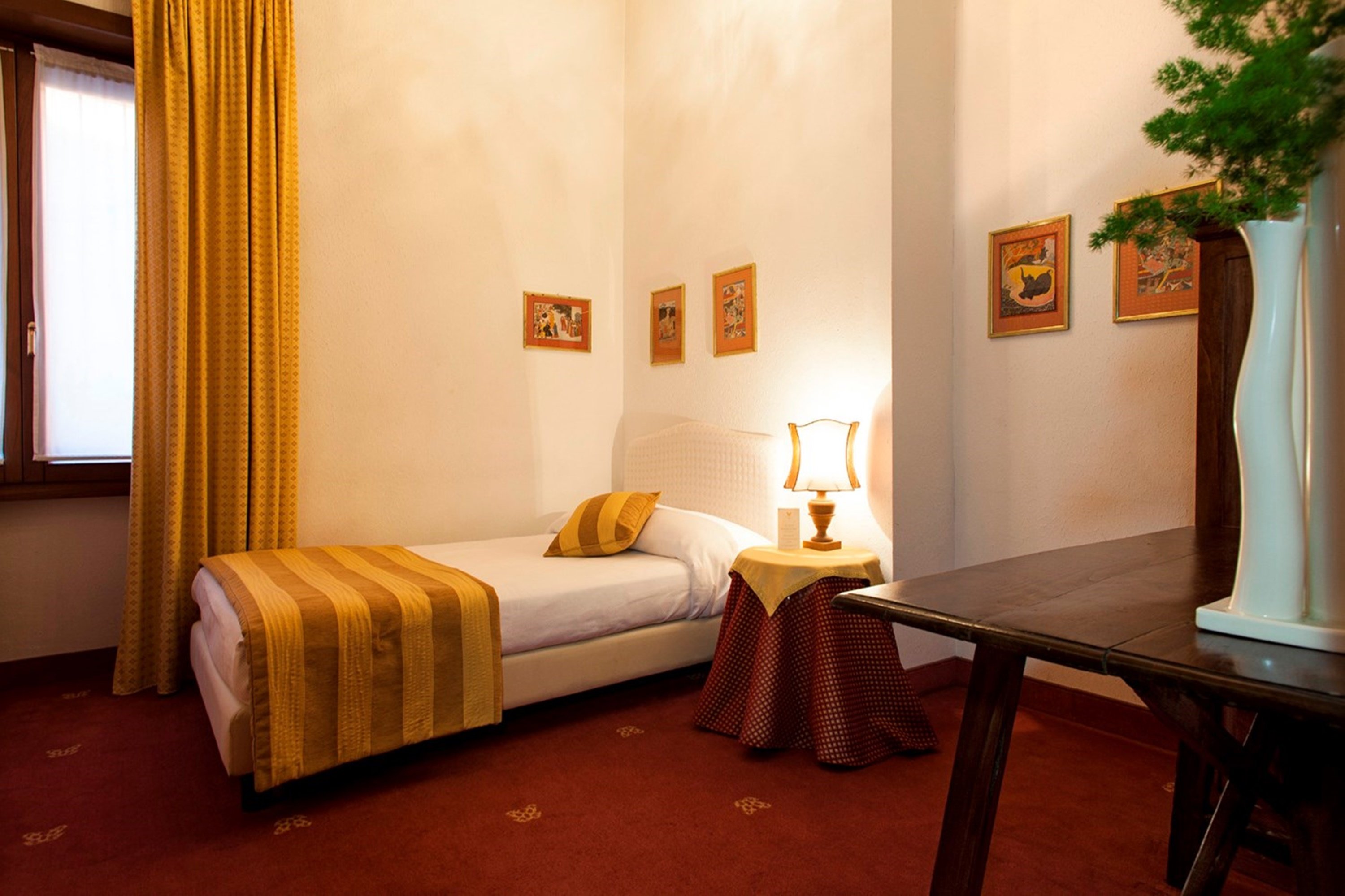 Hotel Columbia by null
