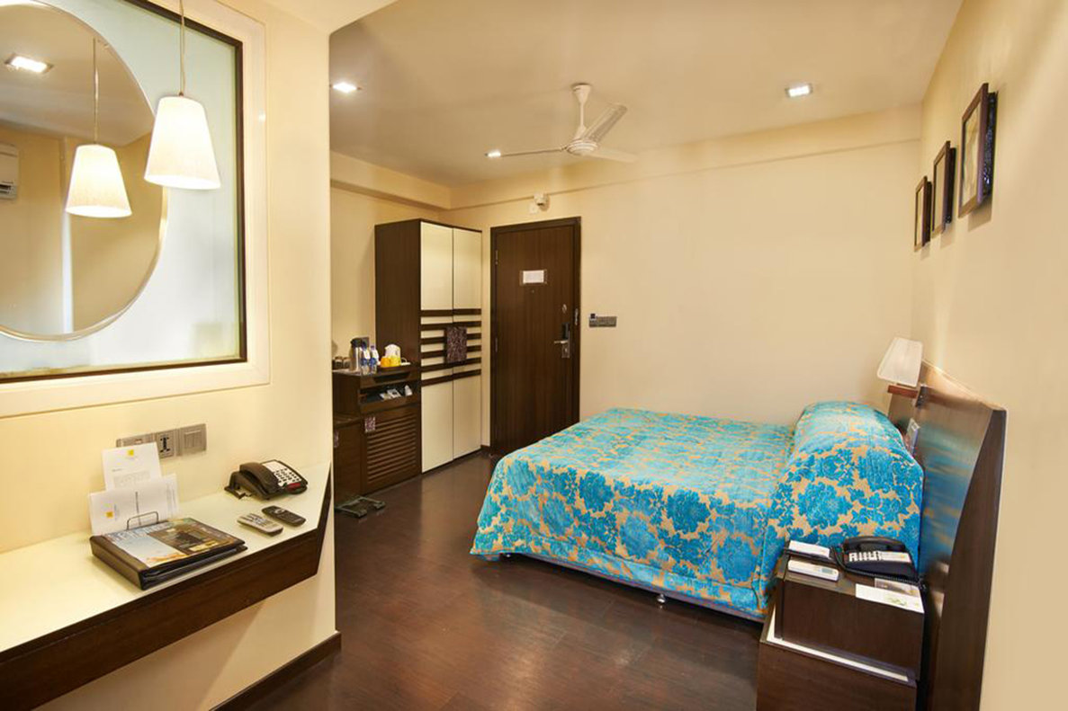The Shalimar Hotel (August Kranti Marg) by null