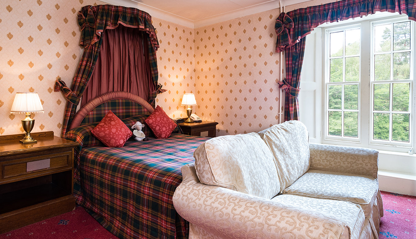Atholl Arms Hotel by null