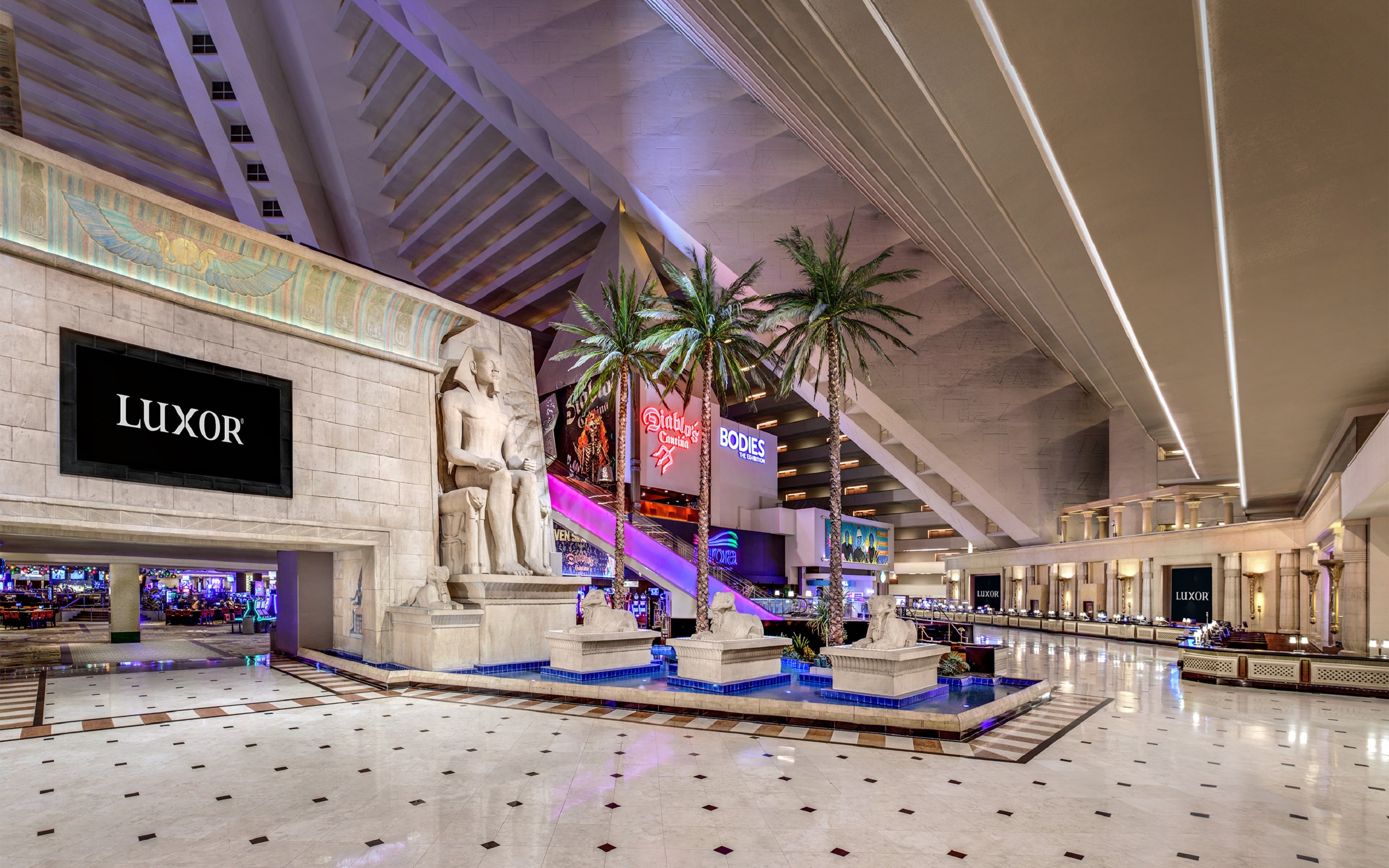 Luxor Hotel & Casino by null