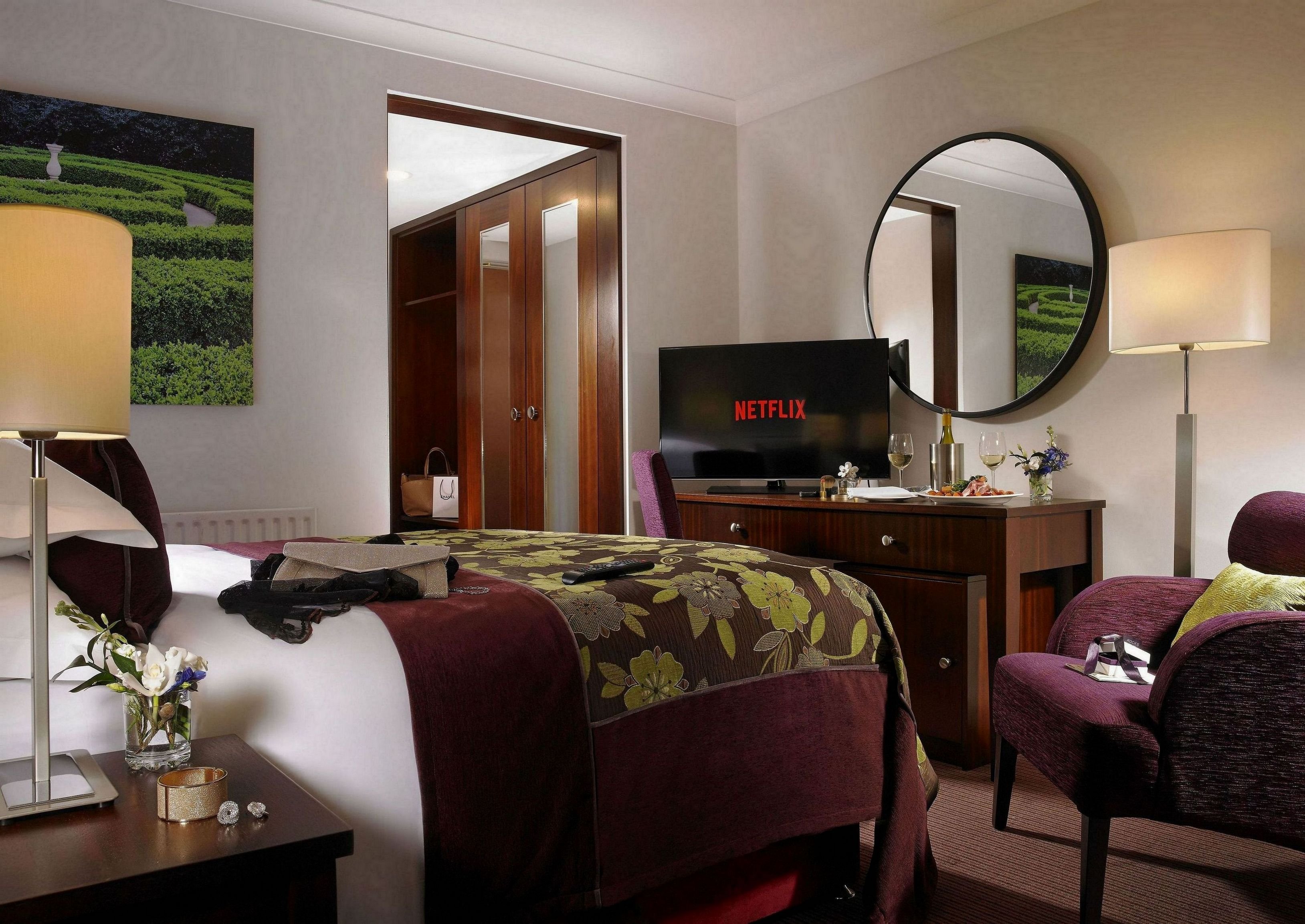 Camden Court Hotel by null