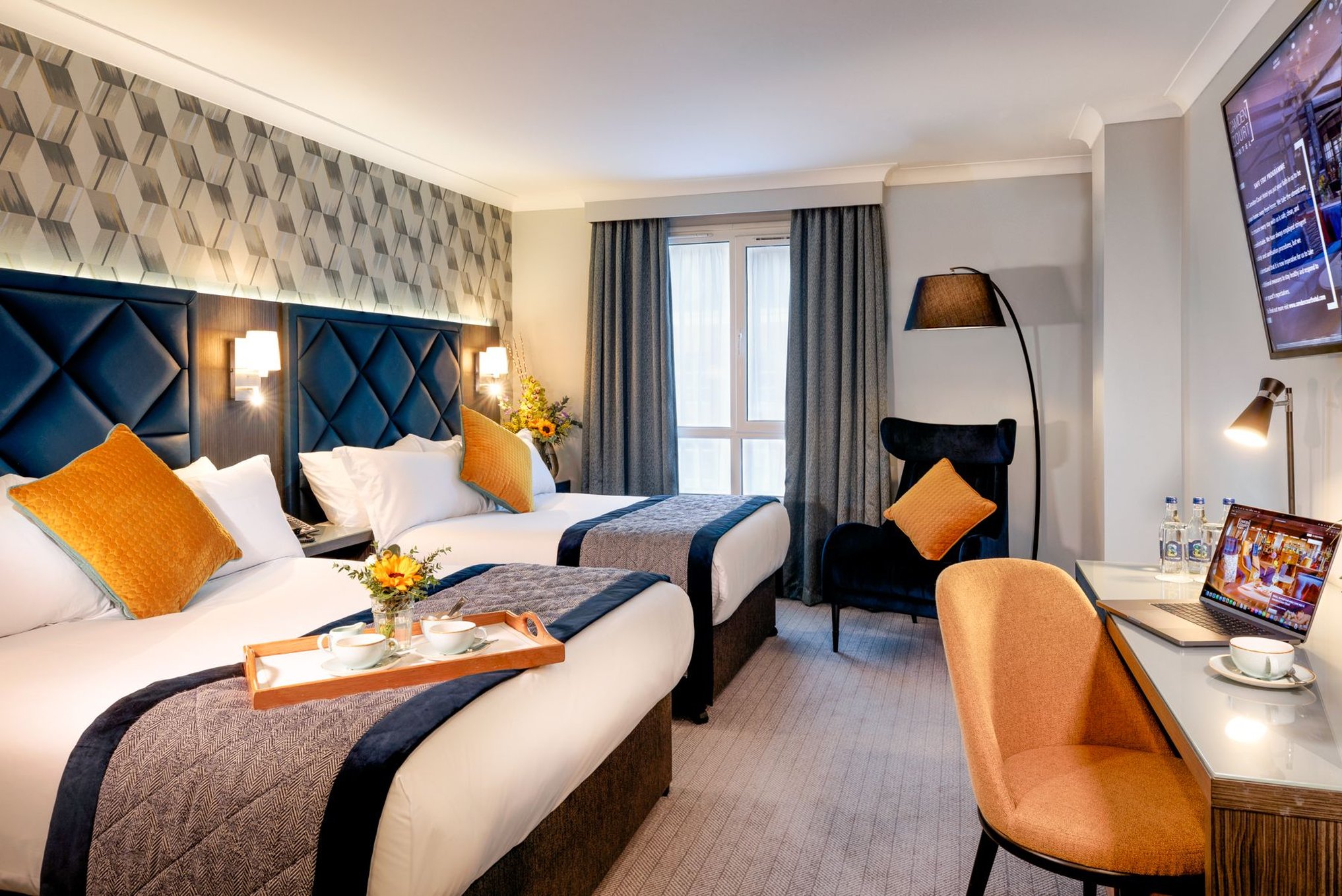 Camden Court Hotel by null