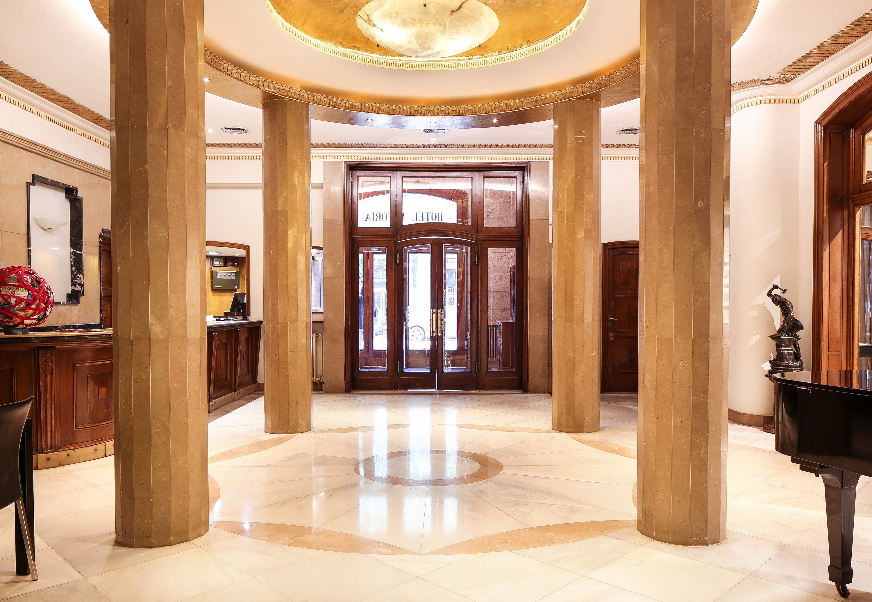 Hotel Astoria by null