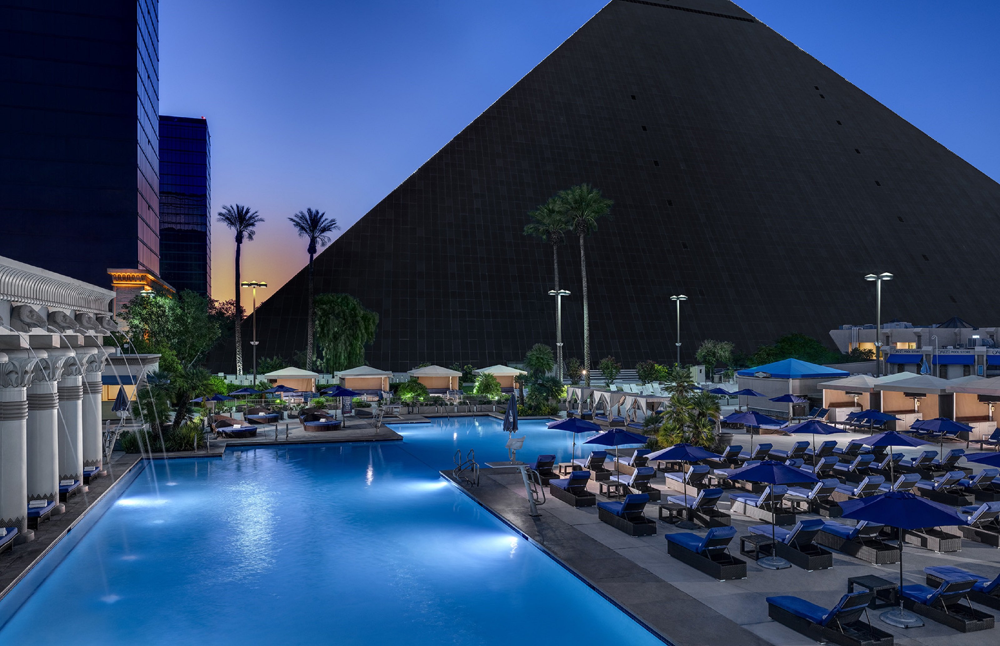 Luxor Hotel & Casino by null