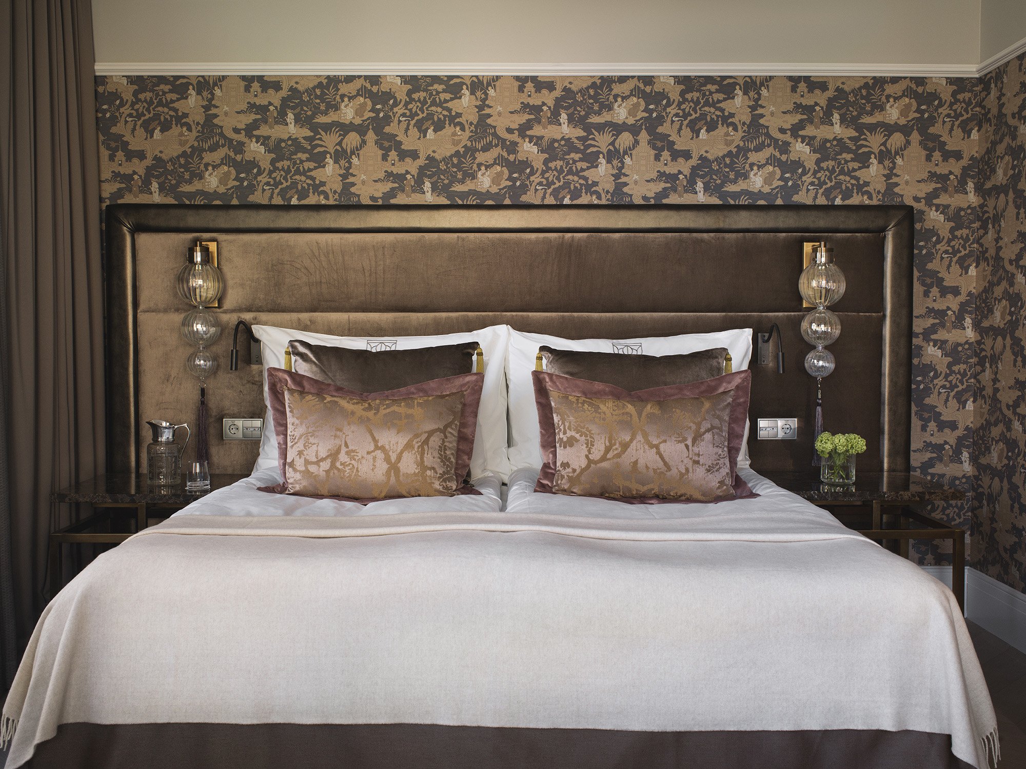 Britannia Hotel by null