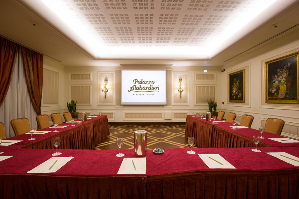 Palazzo Alabardieri by null