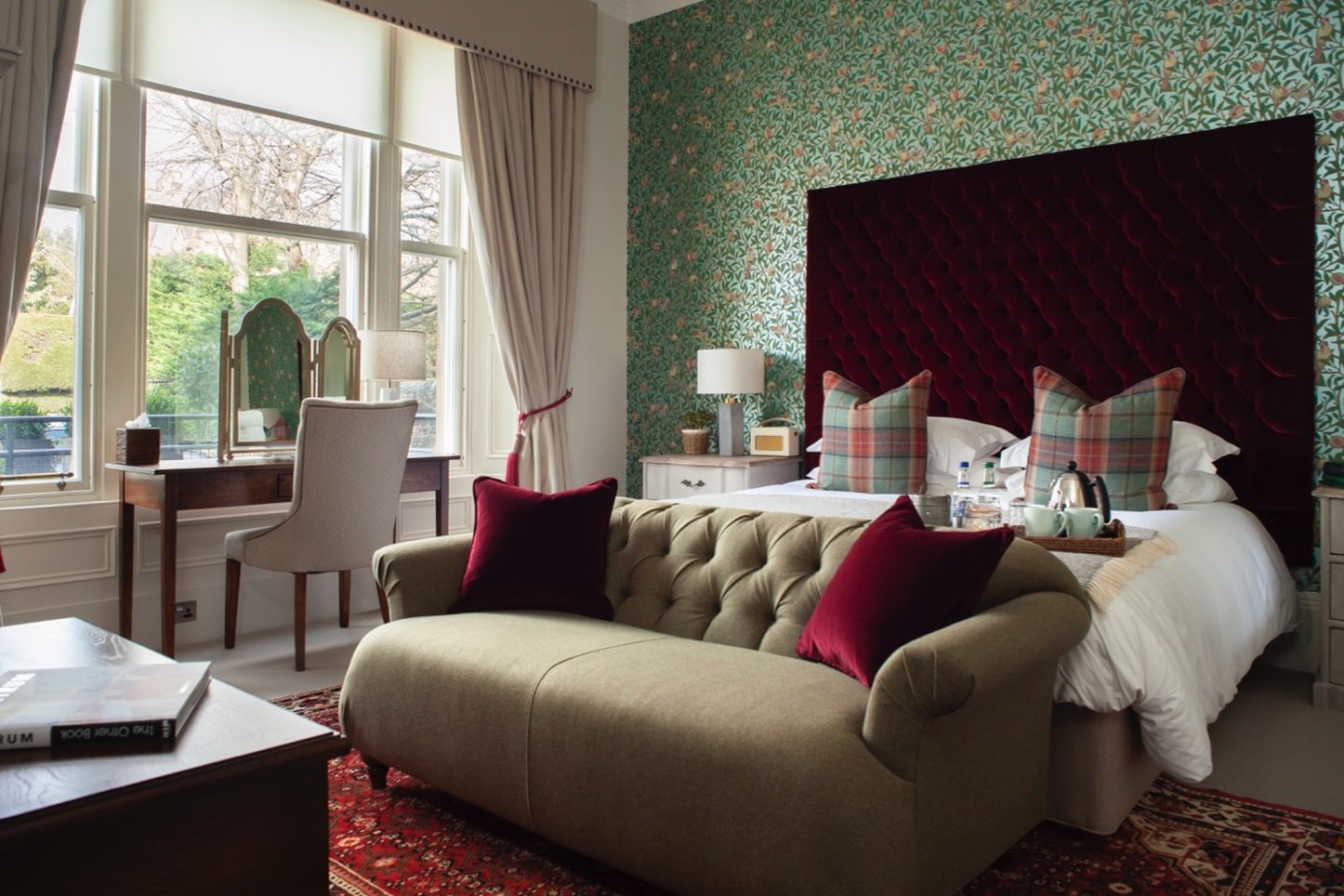 The Roseate Edinburgh by null