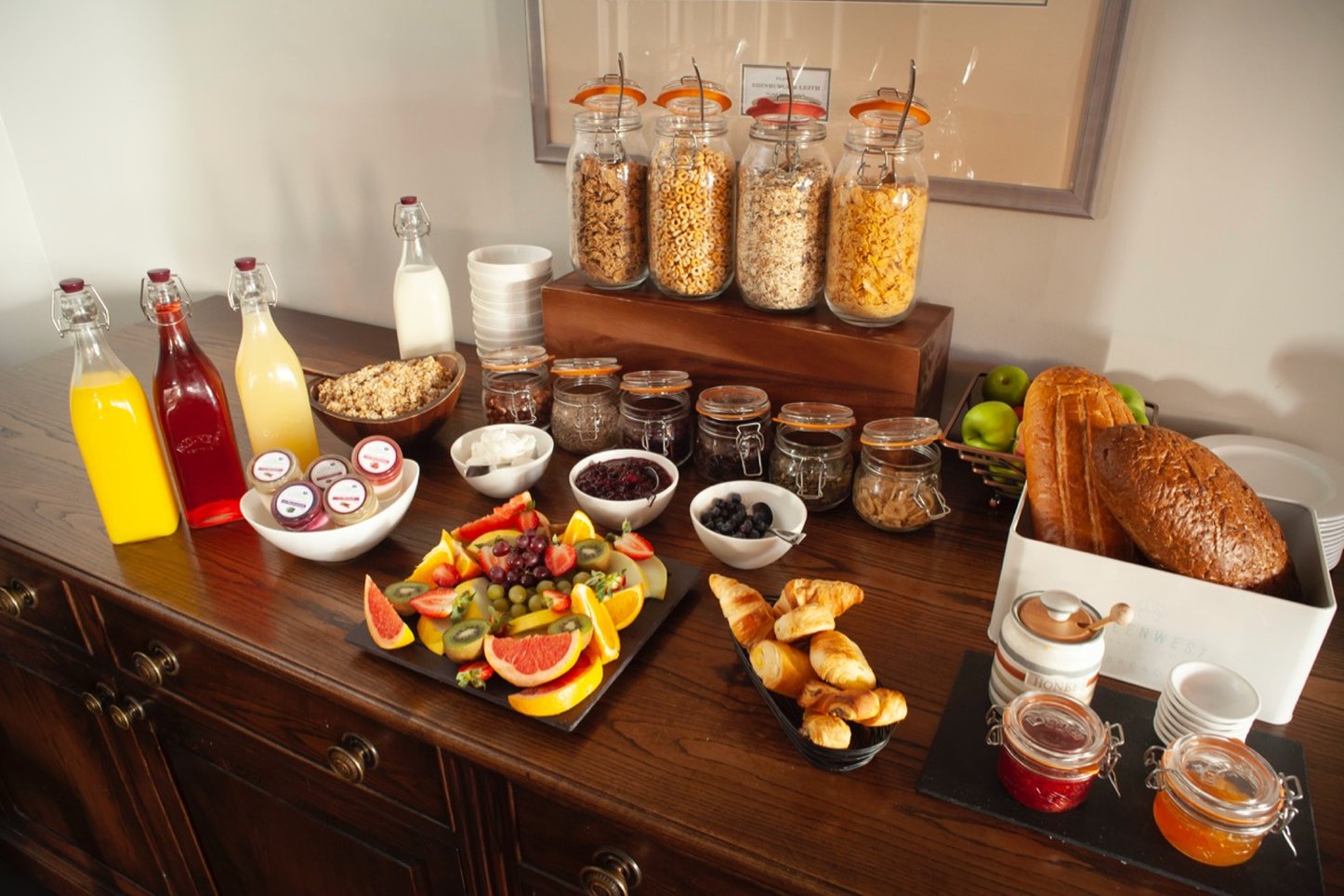 The Roseate Edinburgh by null