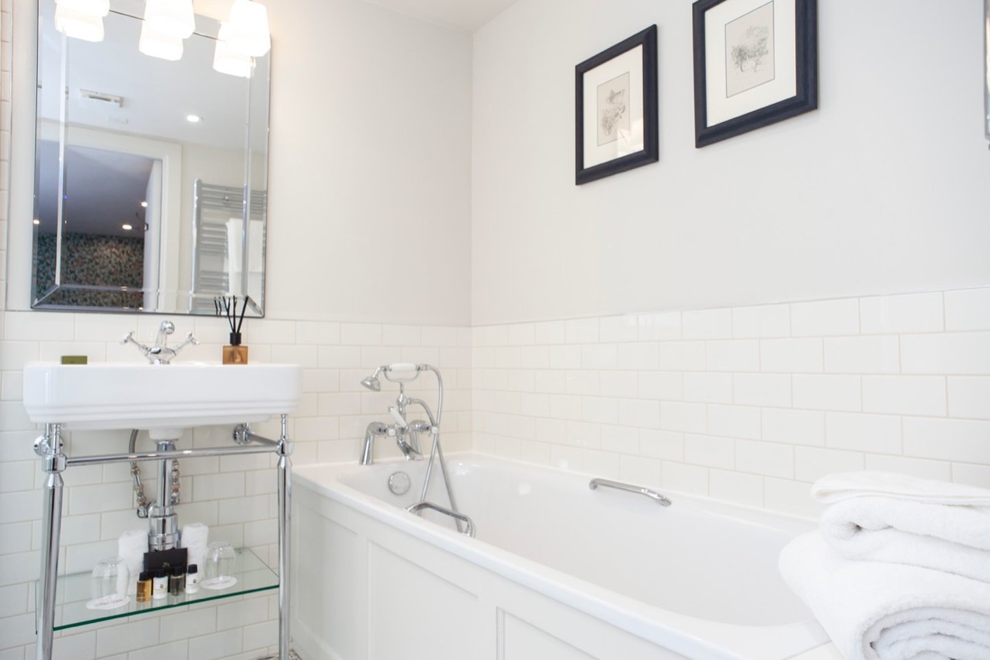 The Roseate Edinburgh by null