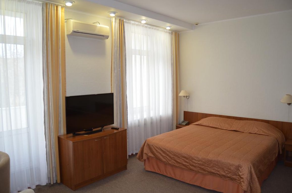 Otel' "Nikolayevskiy" by null