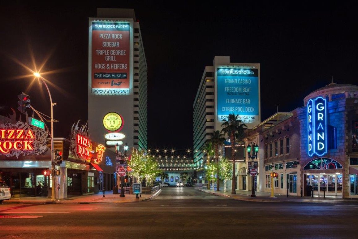 Downtown Grand Hotel & Casino by null