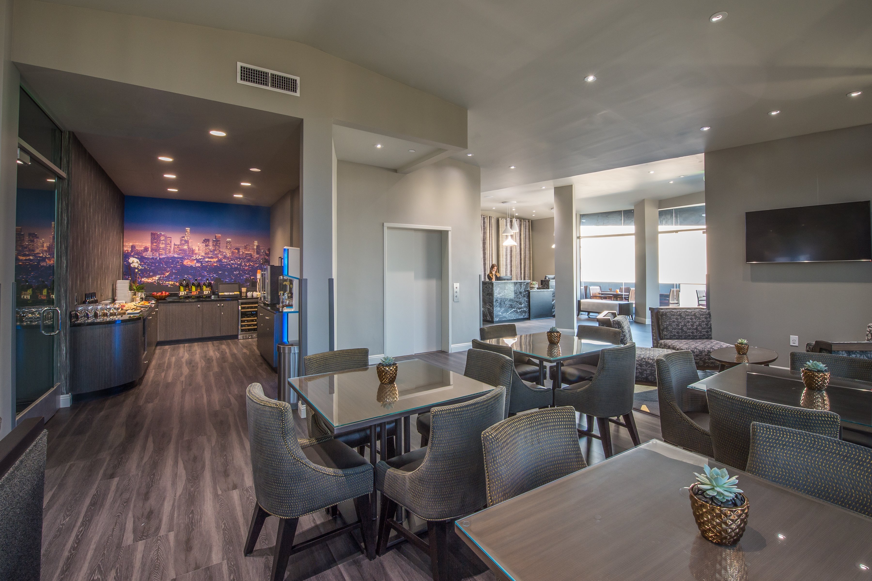 Elan Hotel by null
