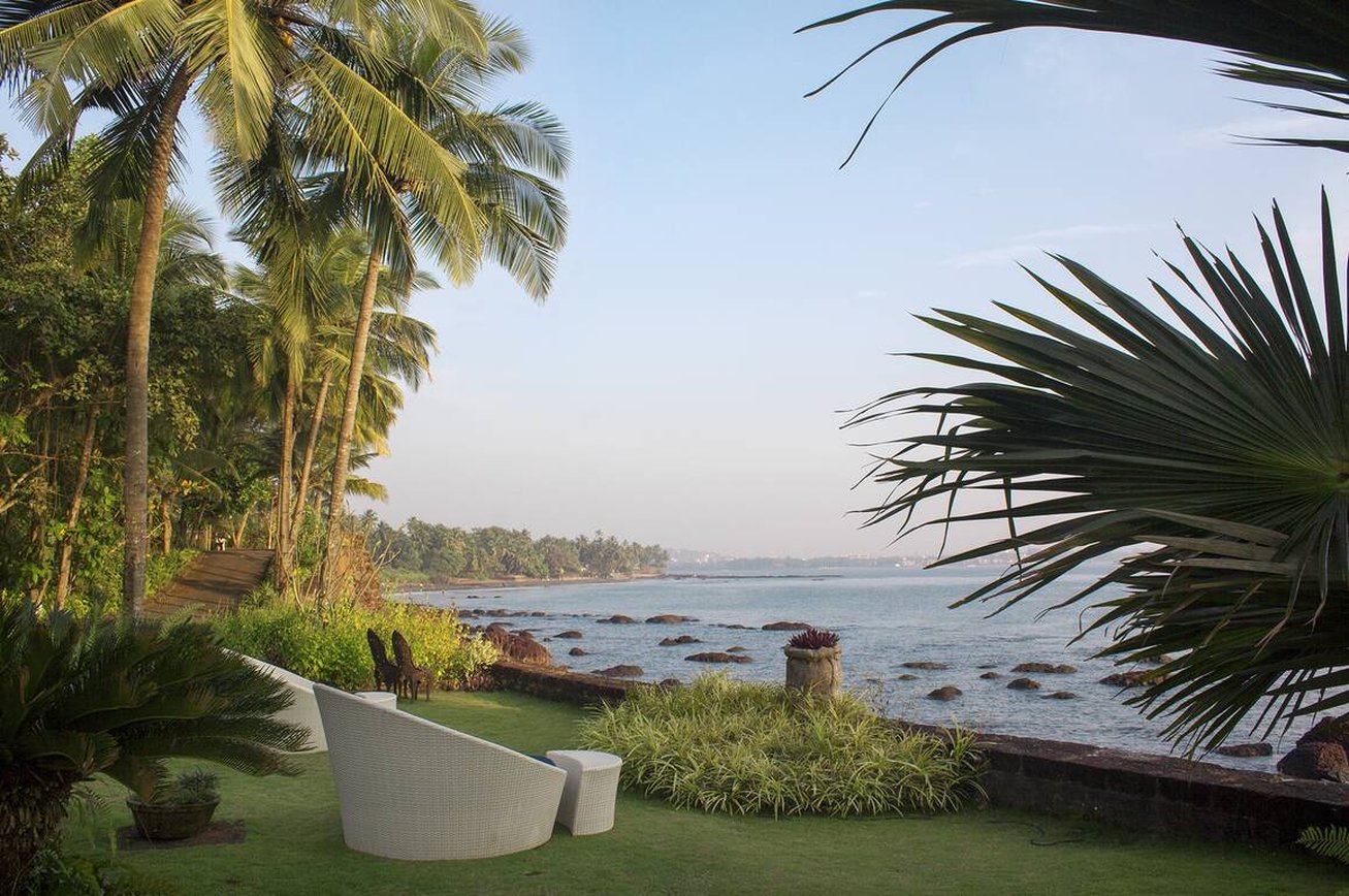 Ahilya by the Sea by null