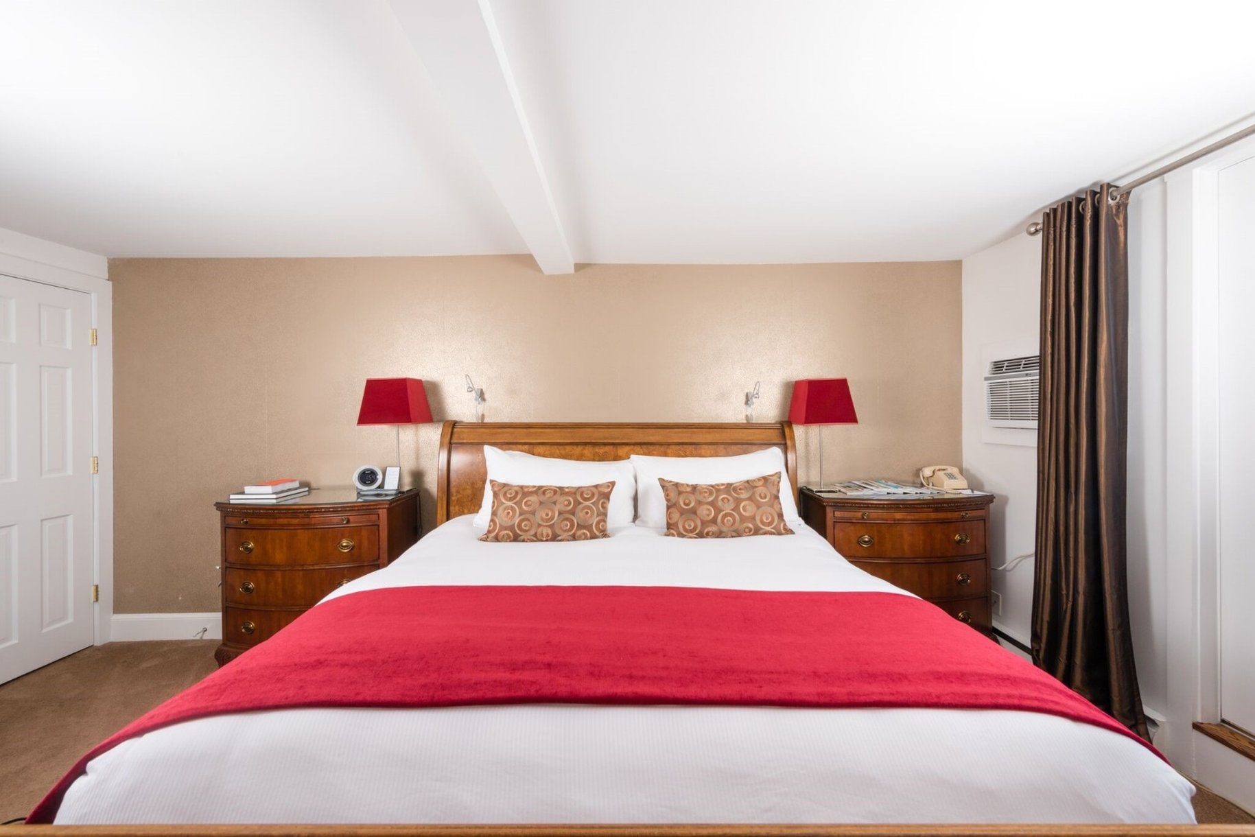 Camden Harbour Inn by null