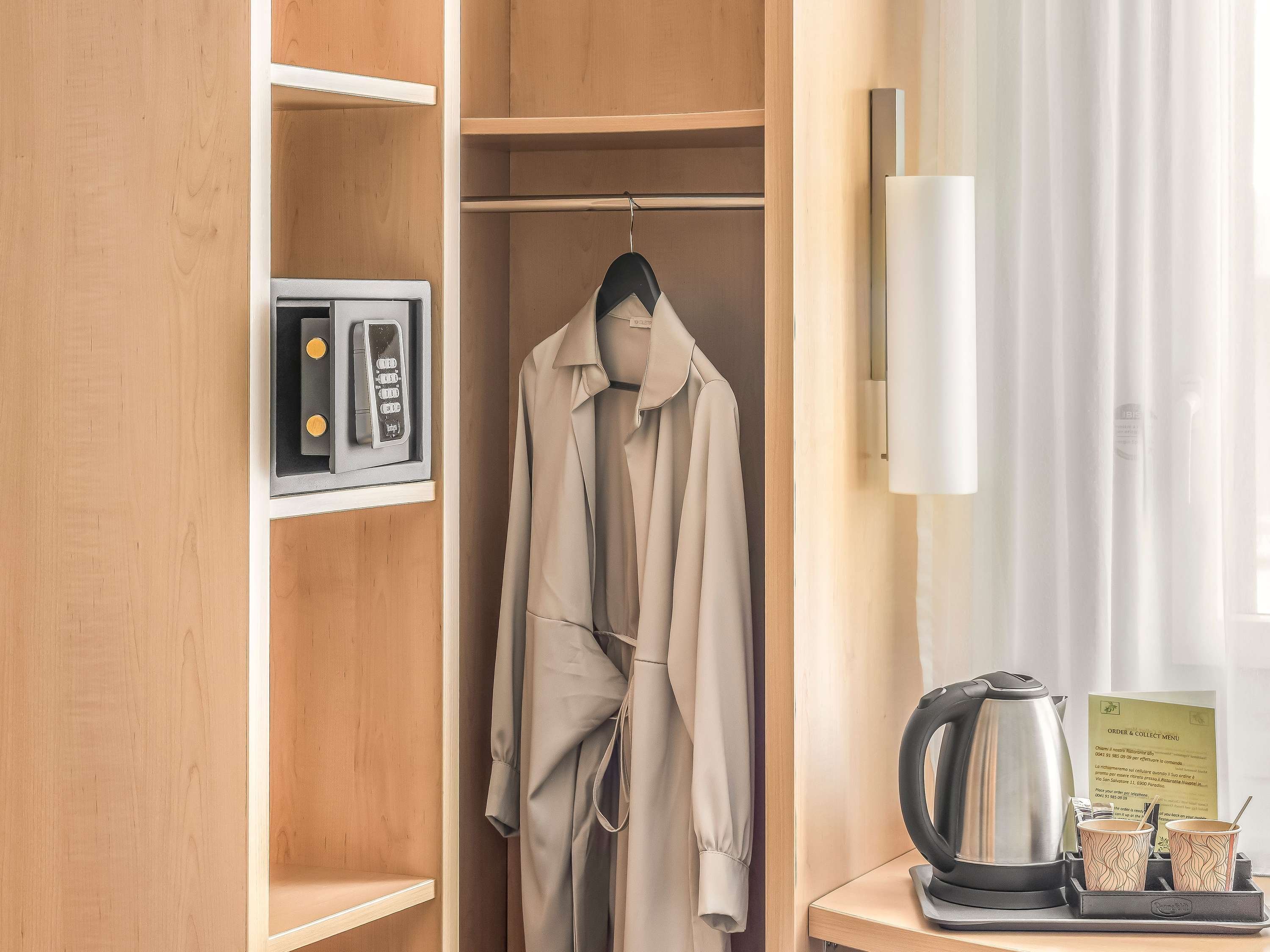 ibis budget Lugano Paradiso by null