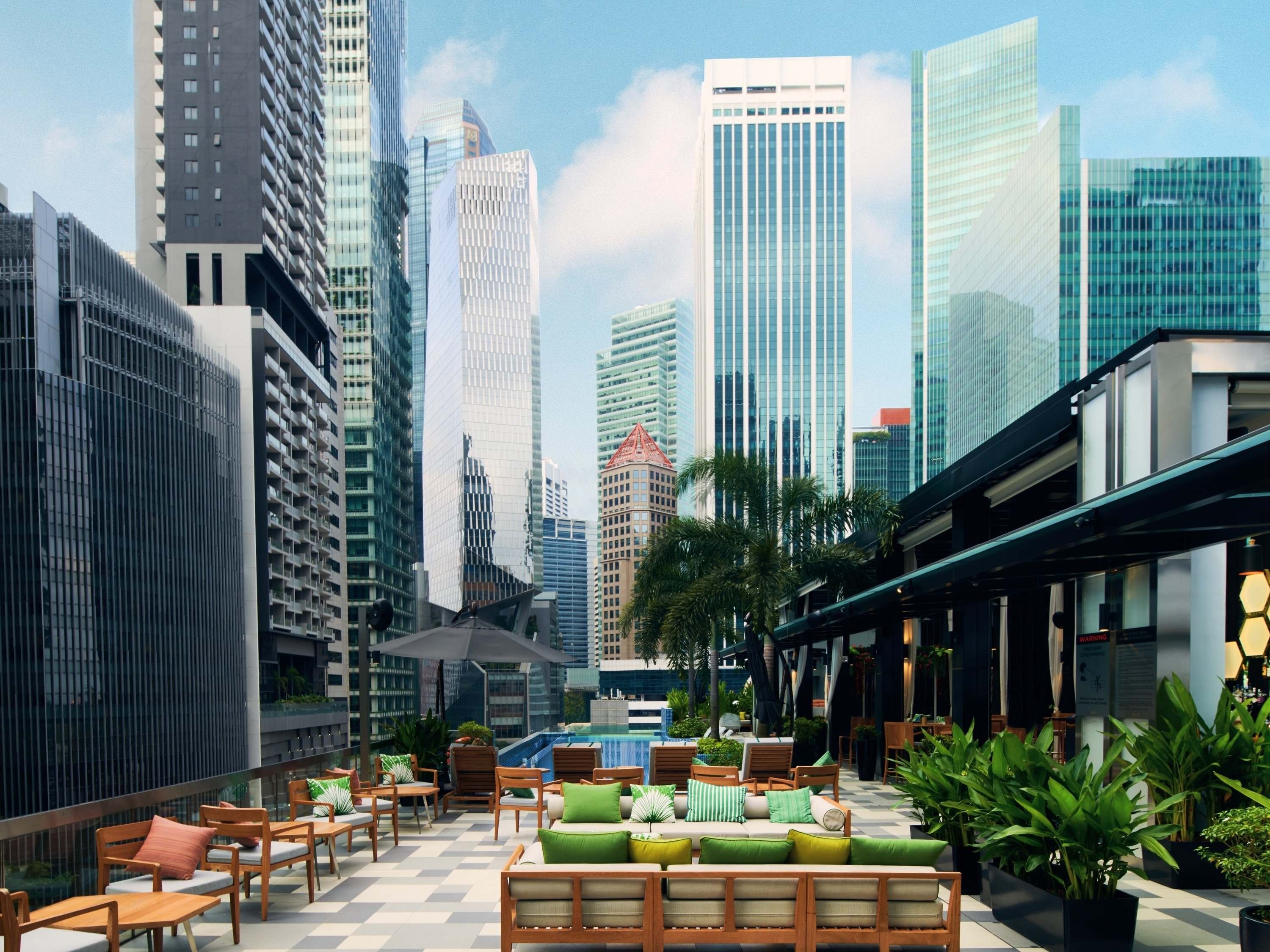 So/ Singapore by null