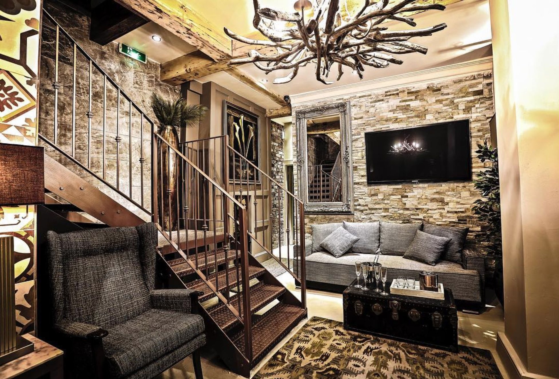 The Cow Hollow Hotel by null