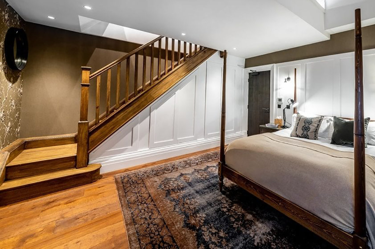 Manor House Lindley by null