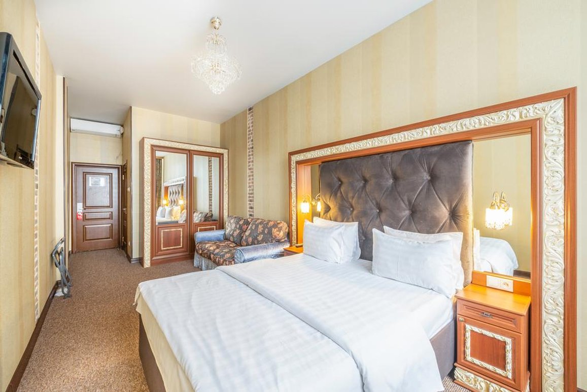 Grand Hotel Belorusskaya by null