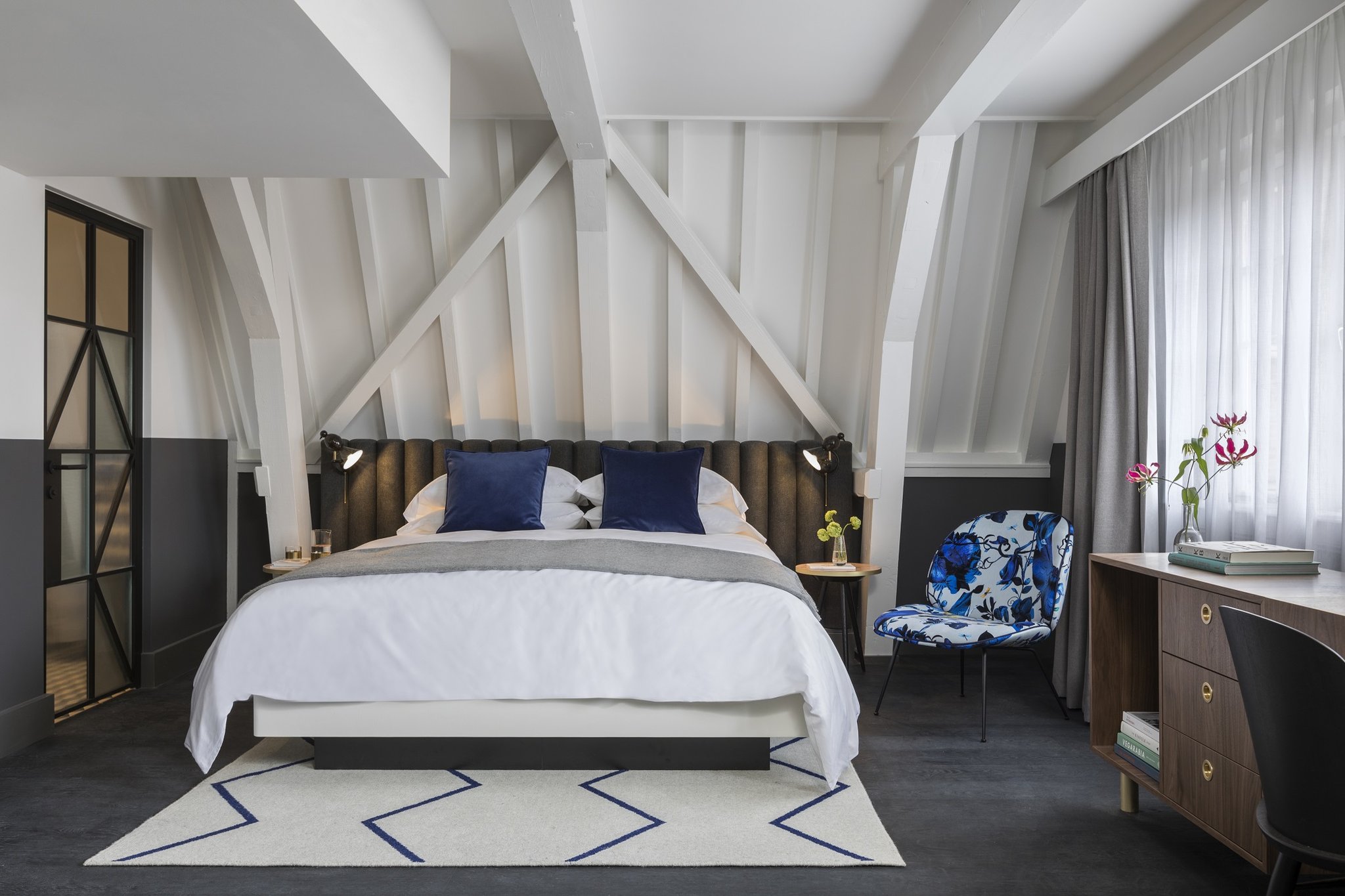 Kimpton De Witt by null