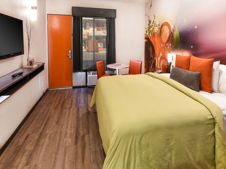 The Tangerine - a Burbank Hotel by null