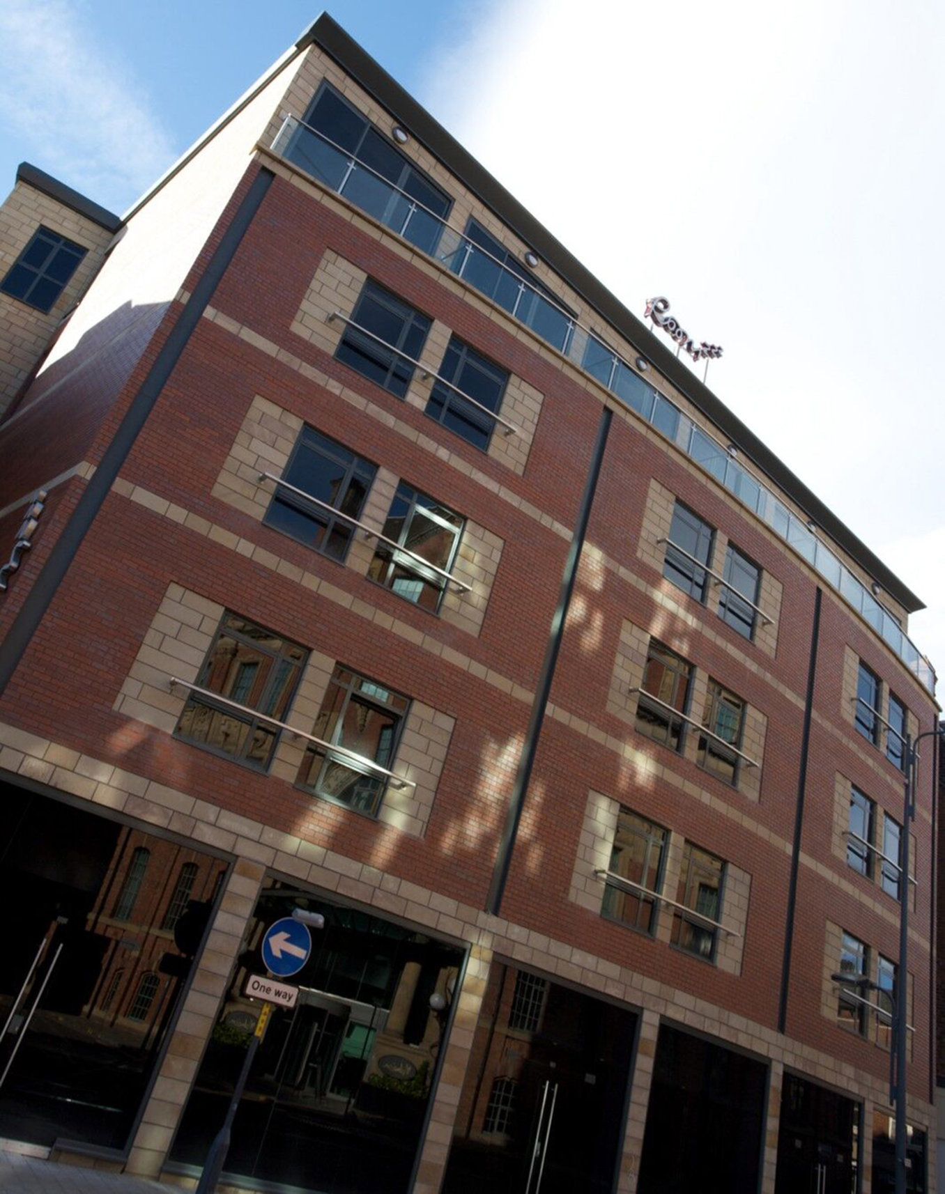 Roomzzz Aparthotel Leeds by null