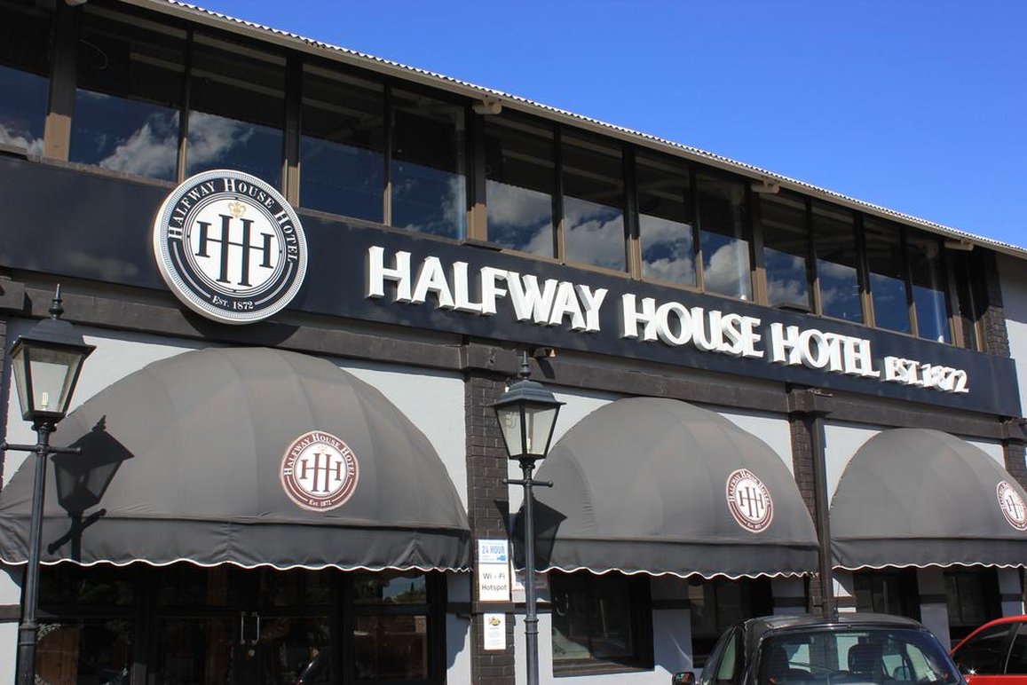 Halfway House Hotel Kimberley by null
