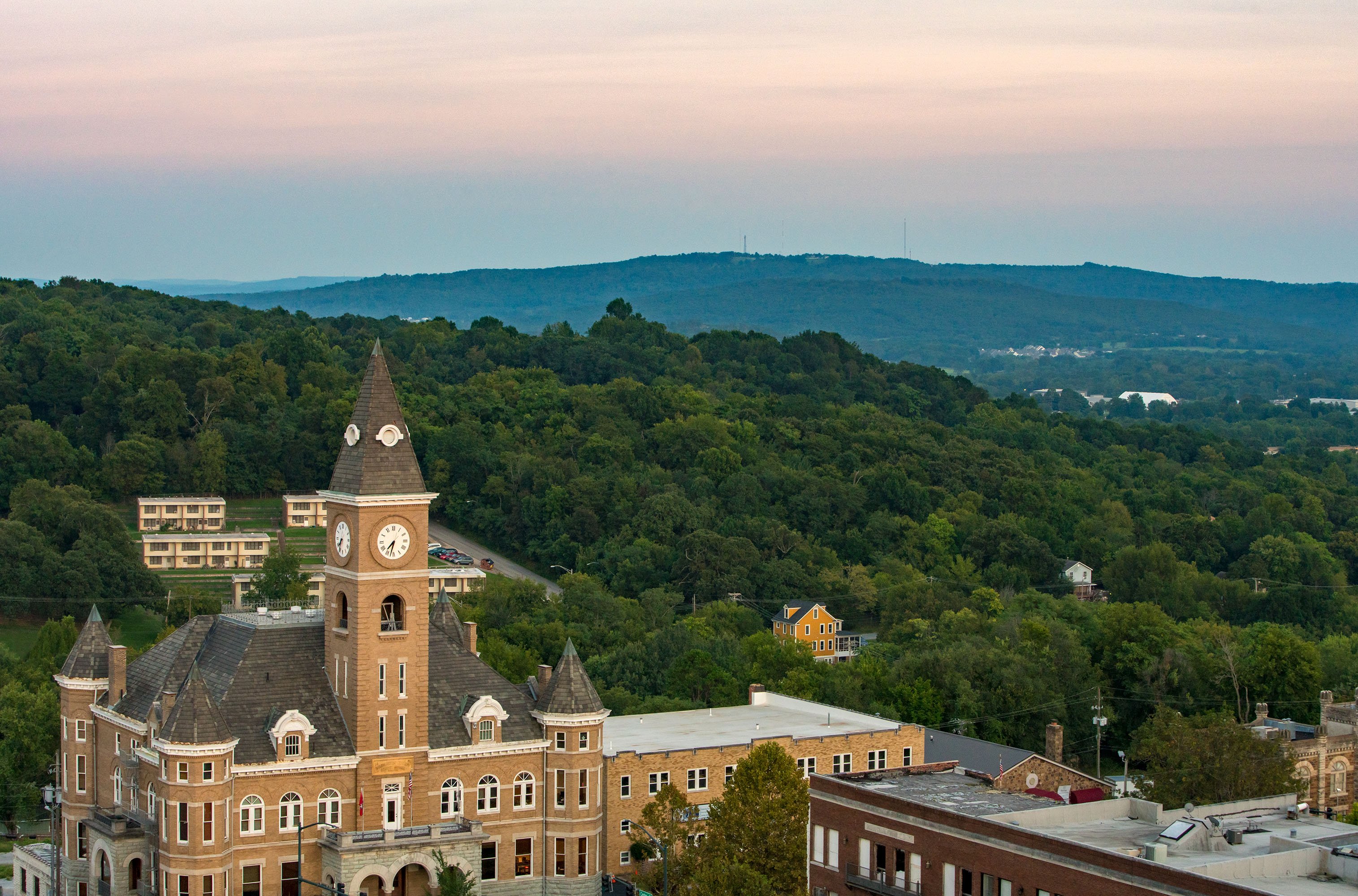 Graduate by Hilton Fayetteville, AR by null