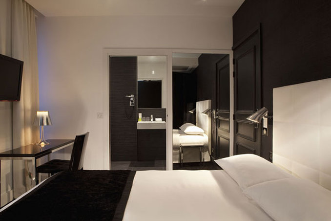 First Hotel by null