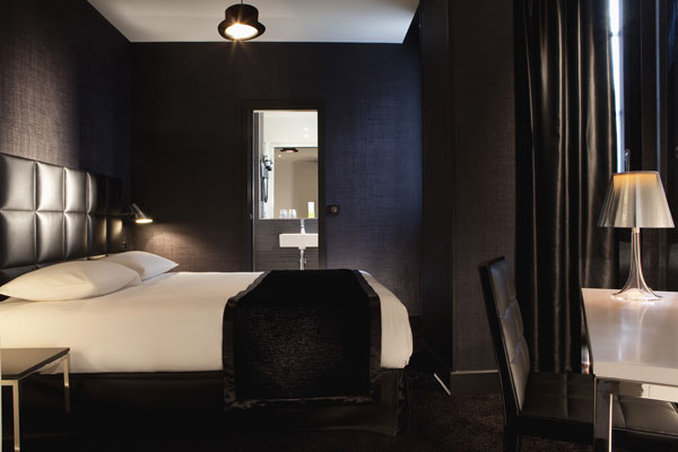 First Hotel by null