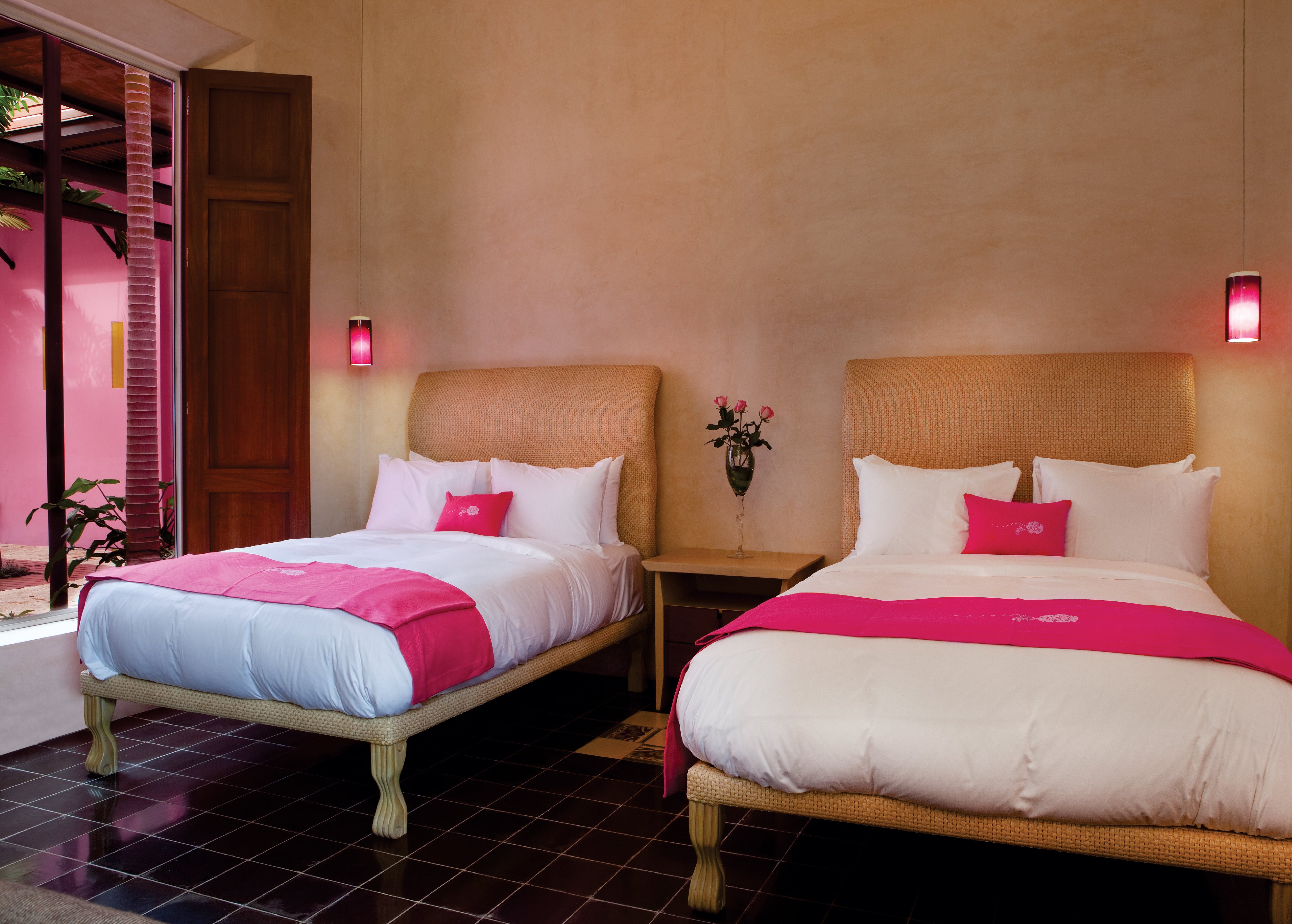 Rosas & Xocolate Boutique Hotel + SPA by Google