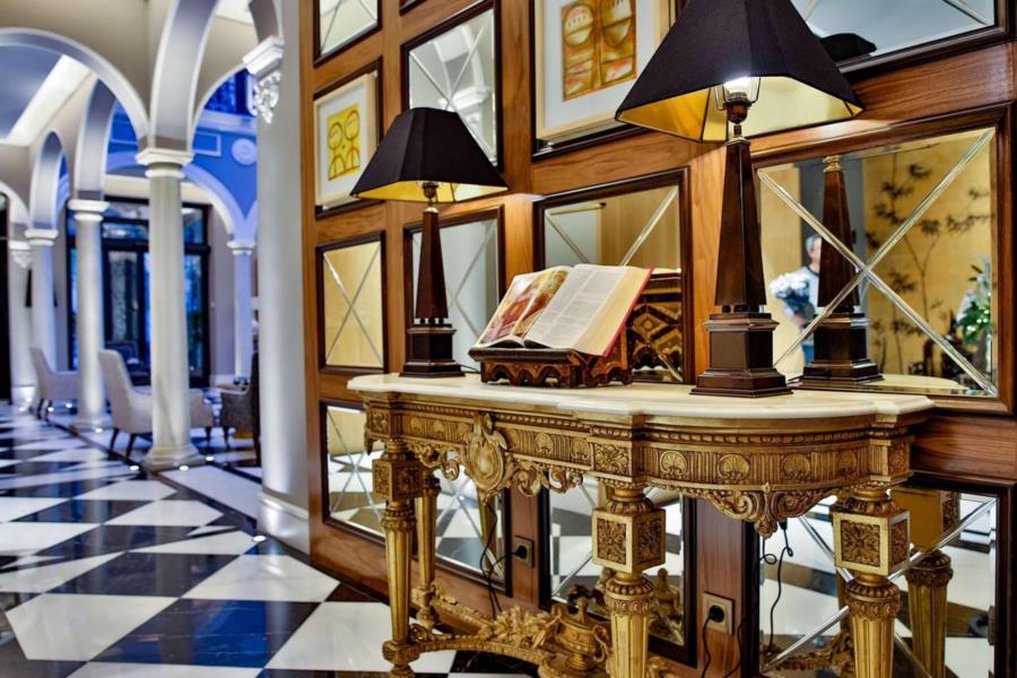 Casa Palacio María Luisa by null