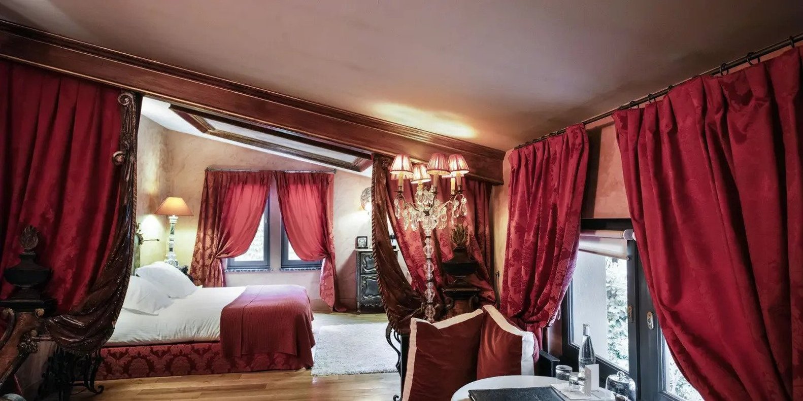 Cour des Loges Lyon, A Radisson Collection Hotel by null