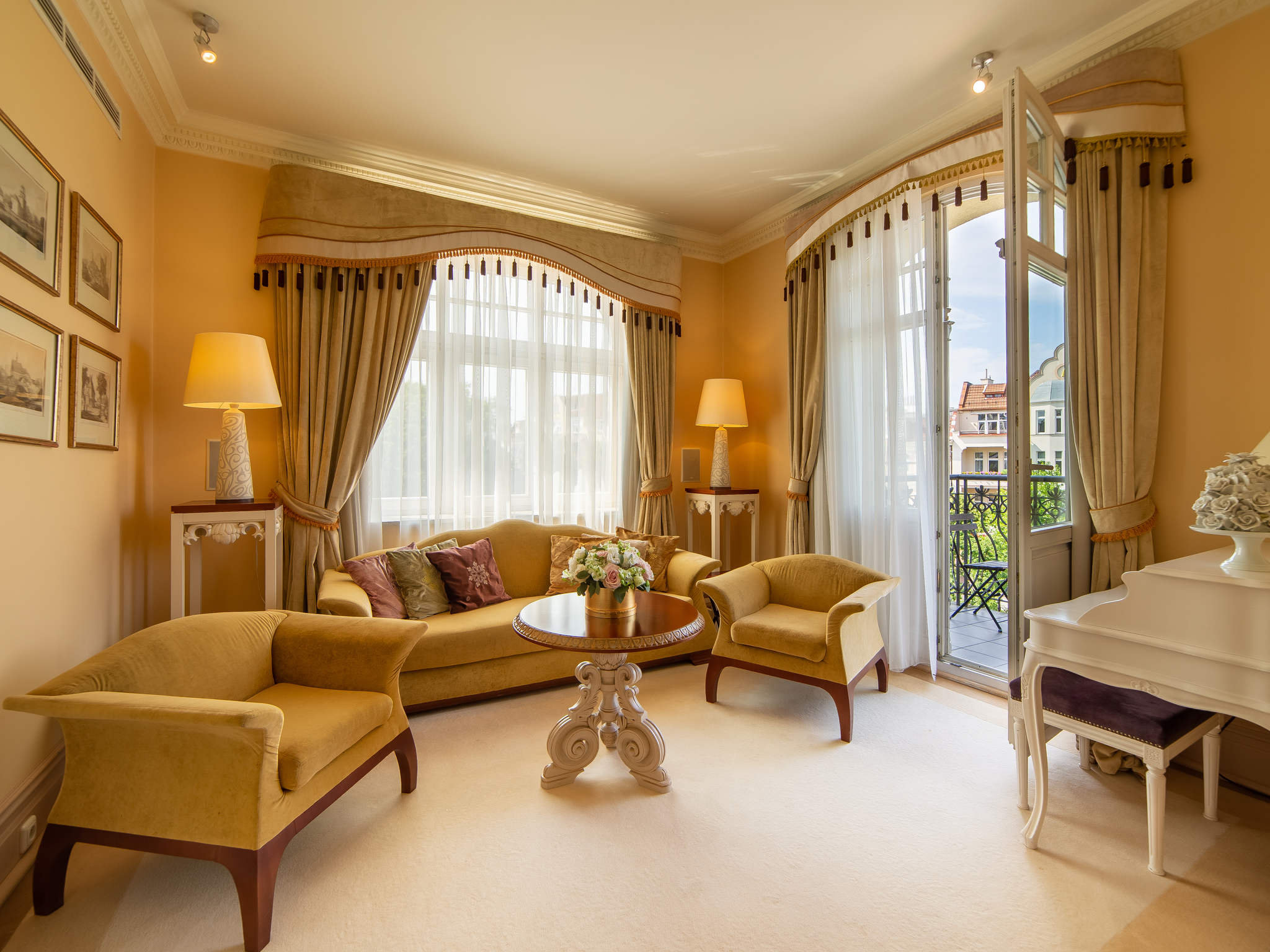 Hotel Rezydent by null