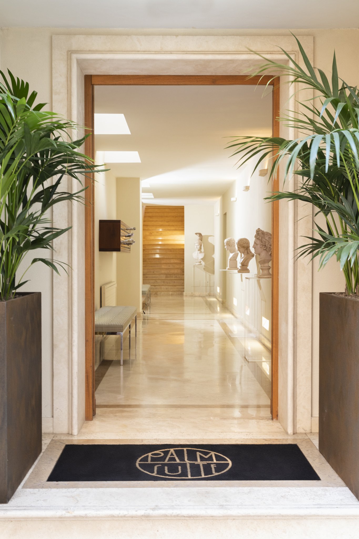 Palm Suite by null