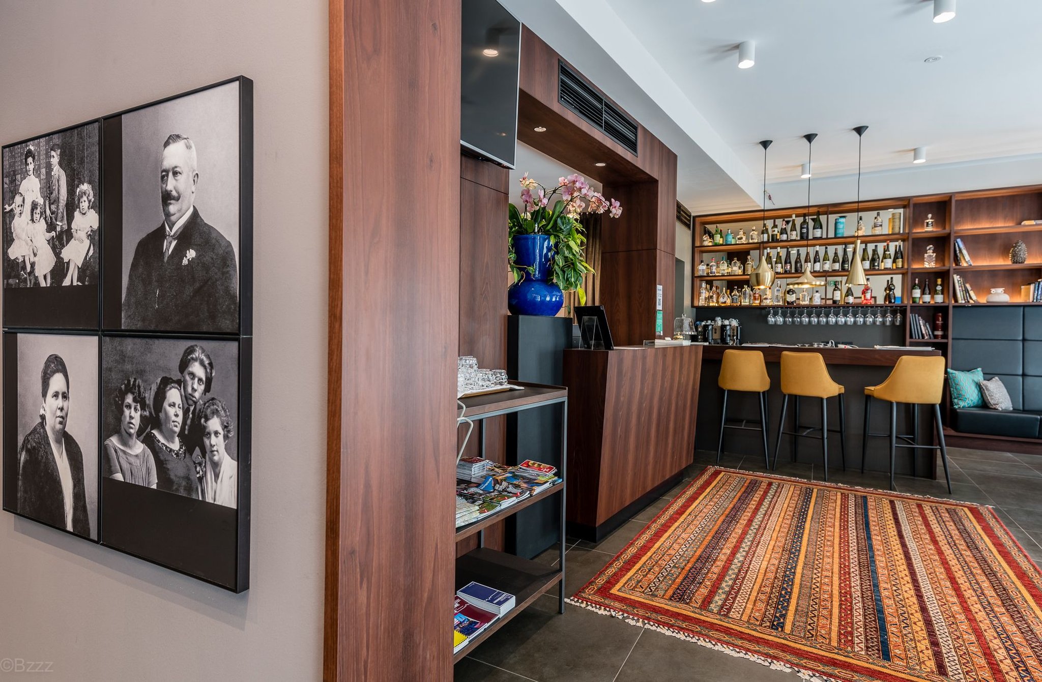 Hotel Mrak by null