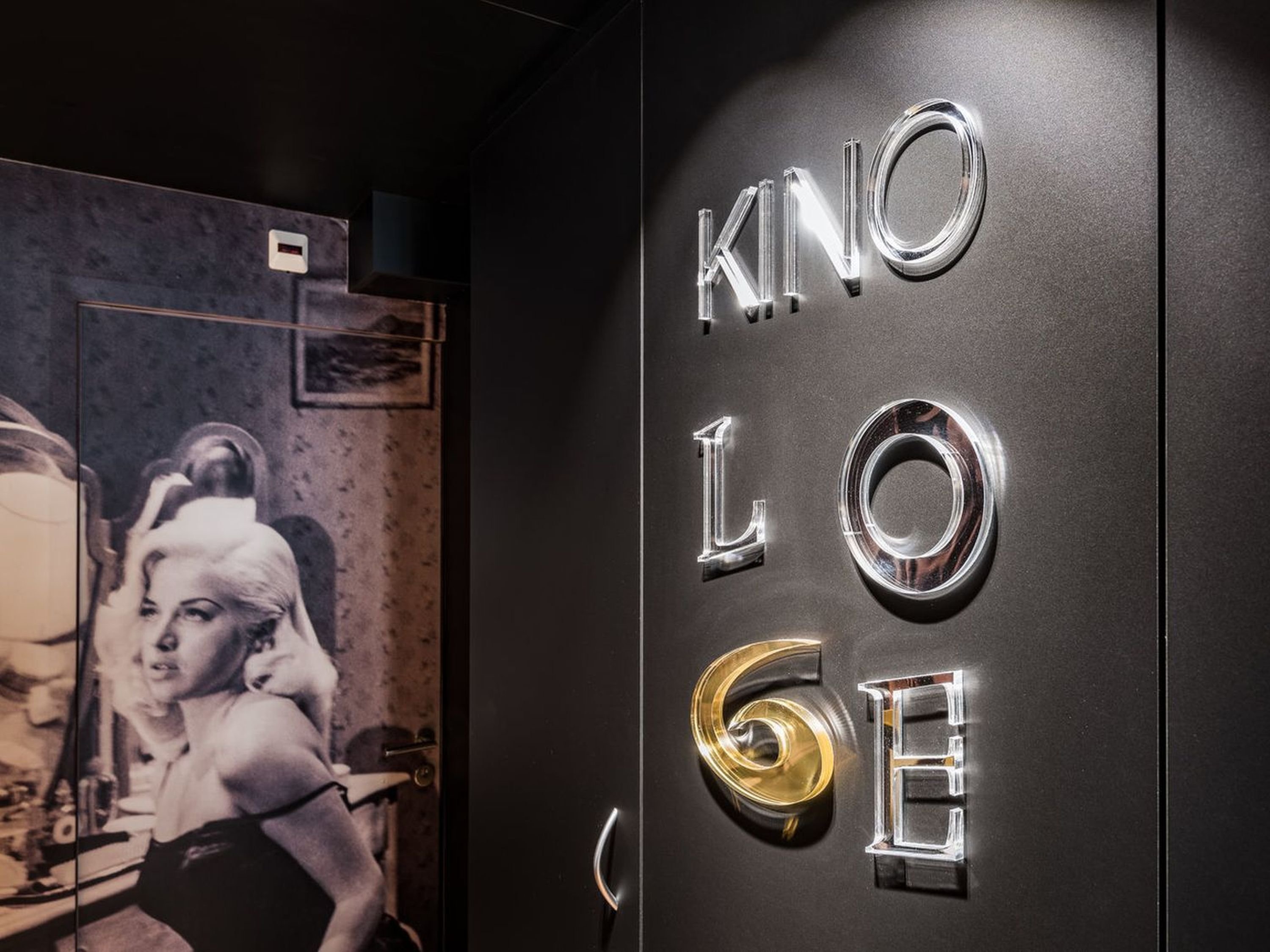 Hotel Kino Bar Loge by null