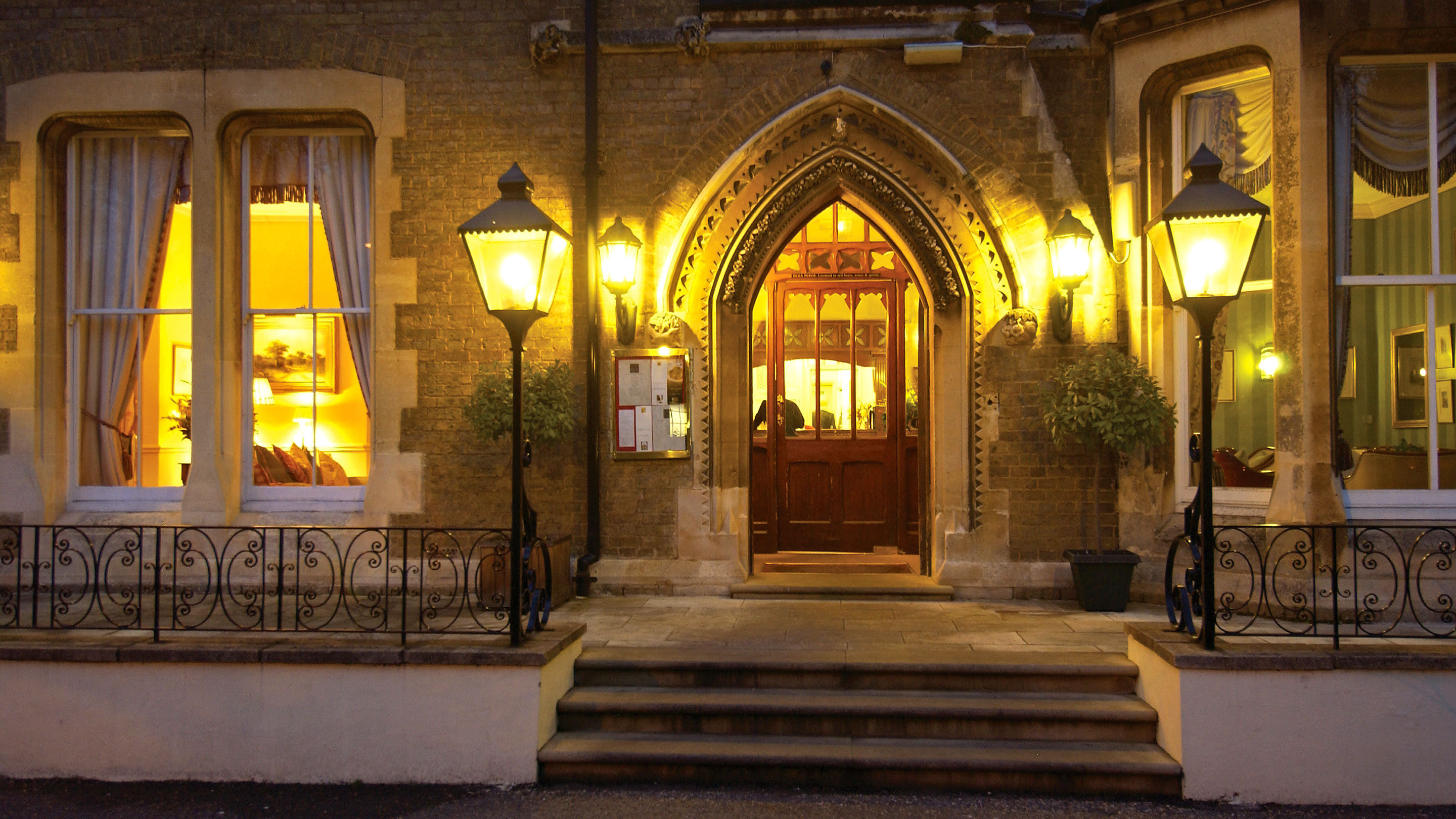 Cotswold Lodge Hotel by null
