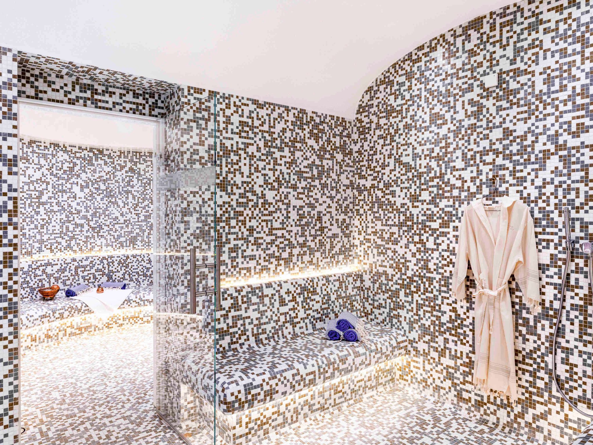 Pullman Doha West Bay by null