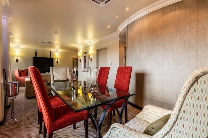 Cresta President Hotel by null