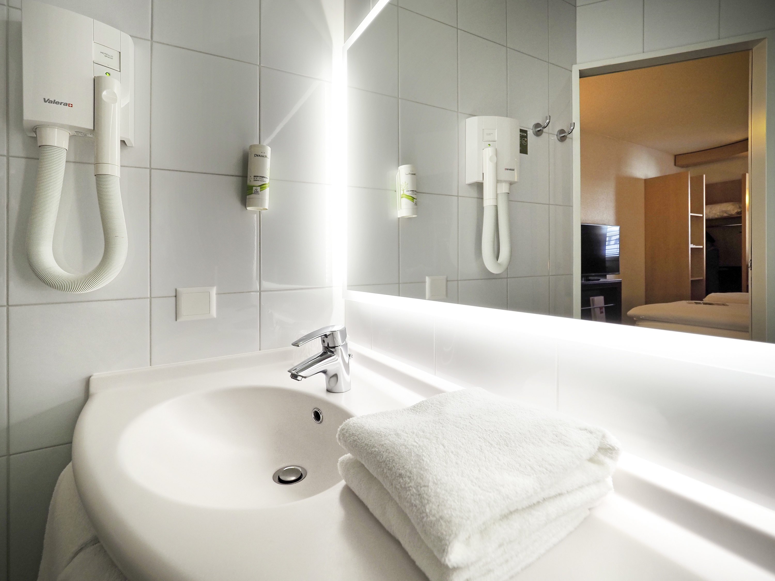 ibis Locarno by null