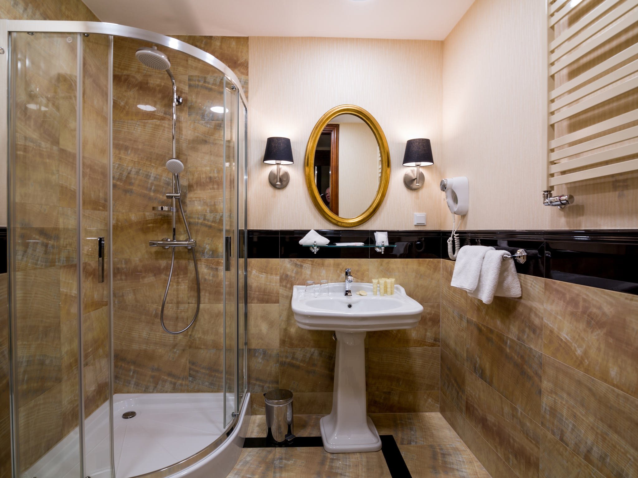 Hotel Rezydent by null