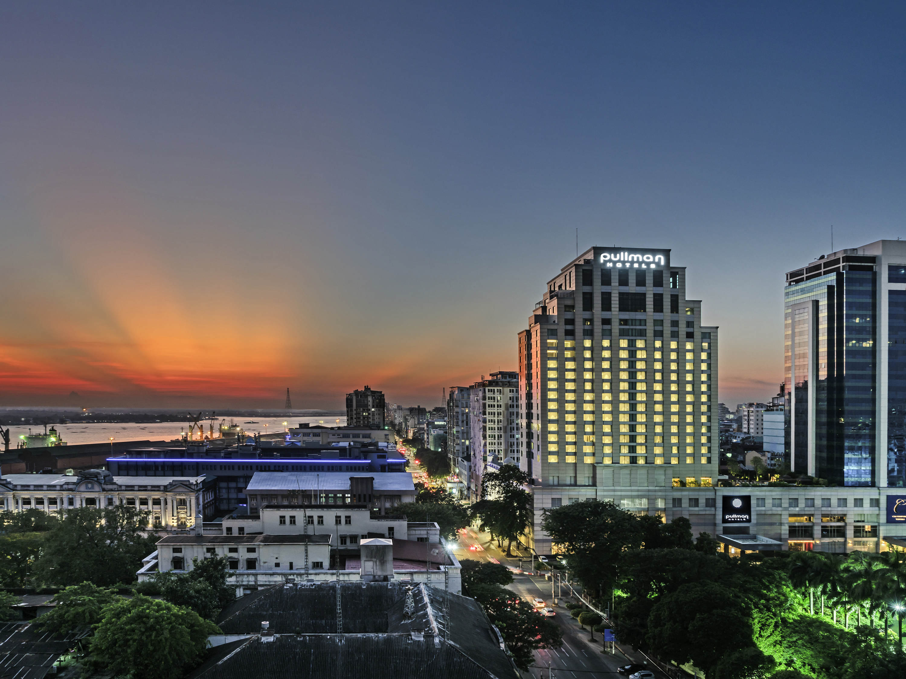 Pullman Yangon Centrepoint image