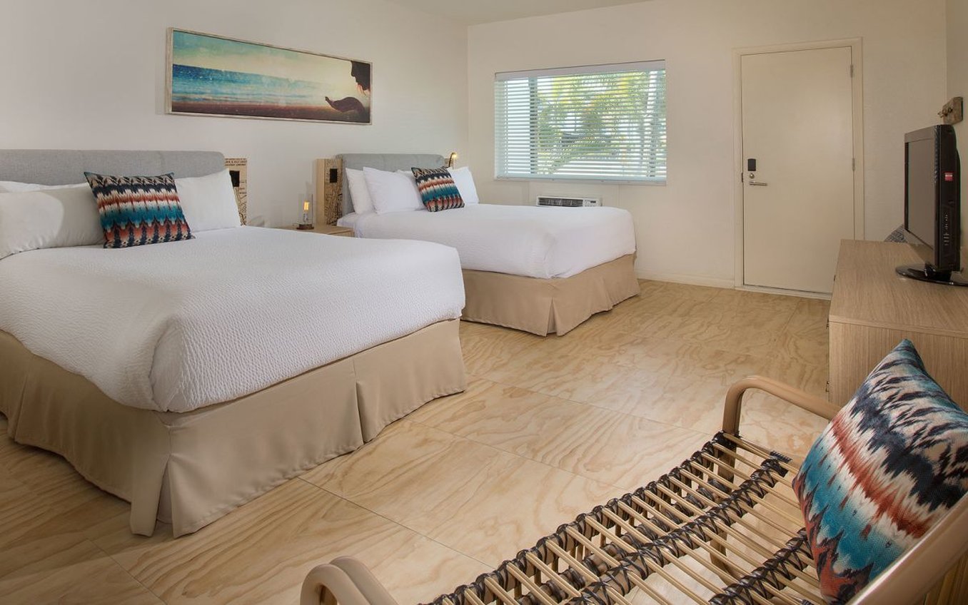 Postcard Inn by null