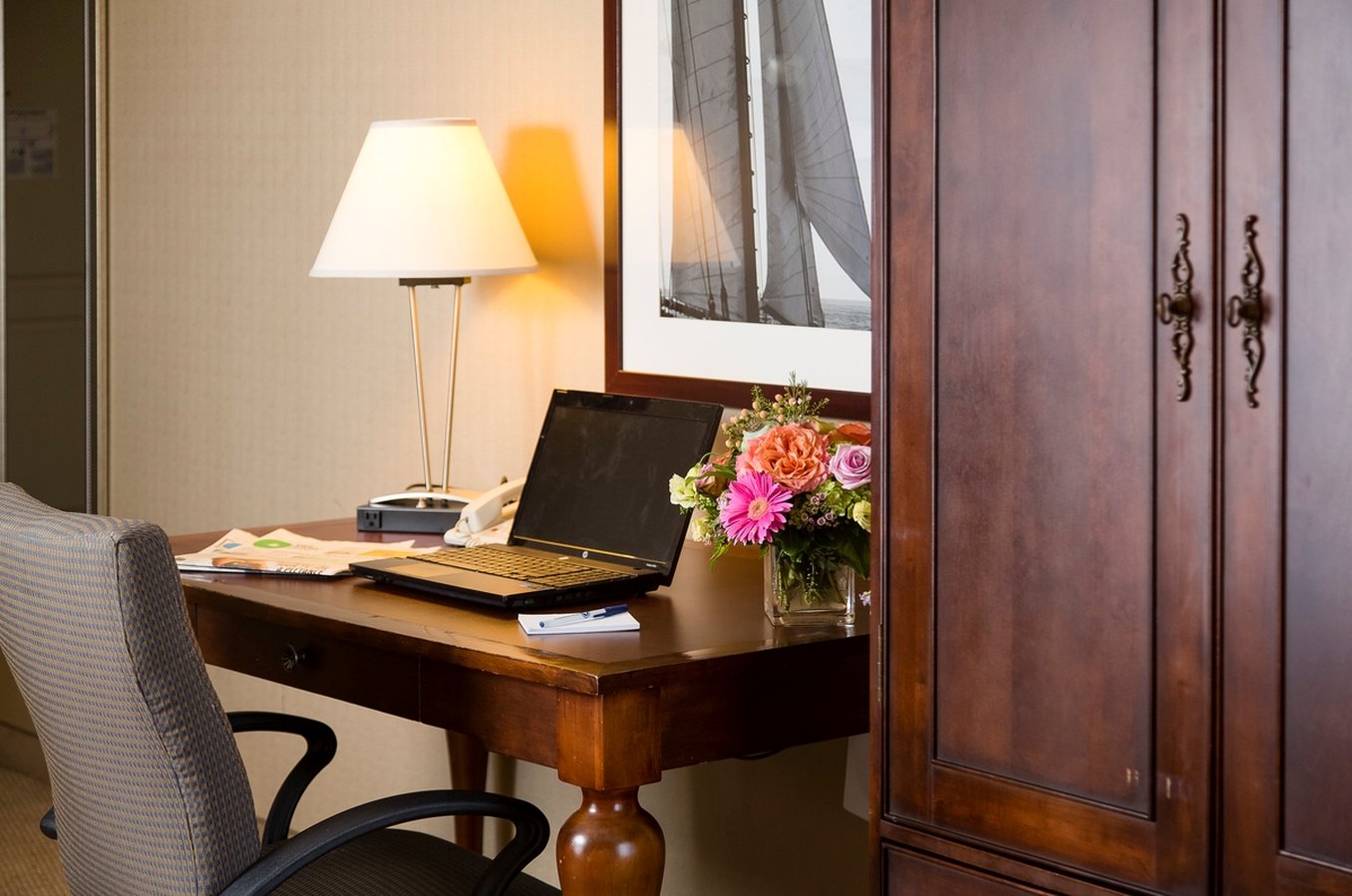 Salem Waterfront Hotel & Suites by null